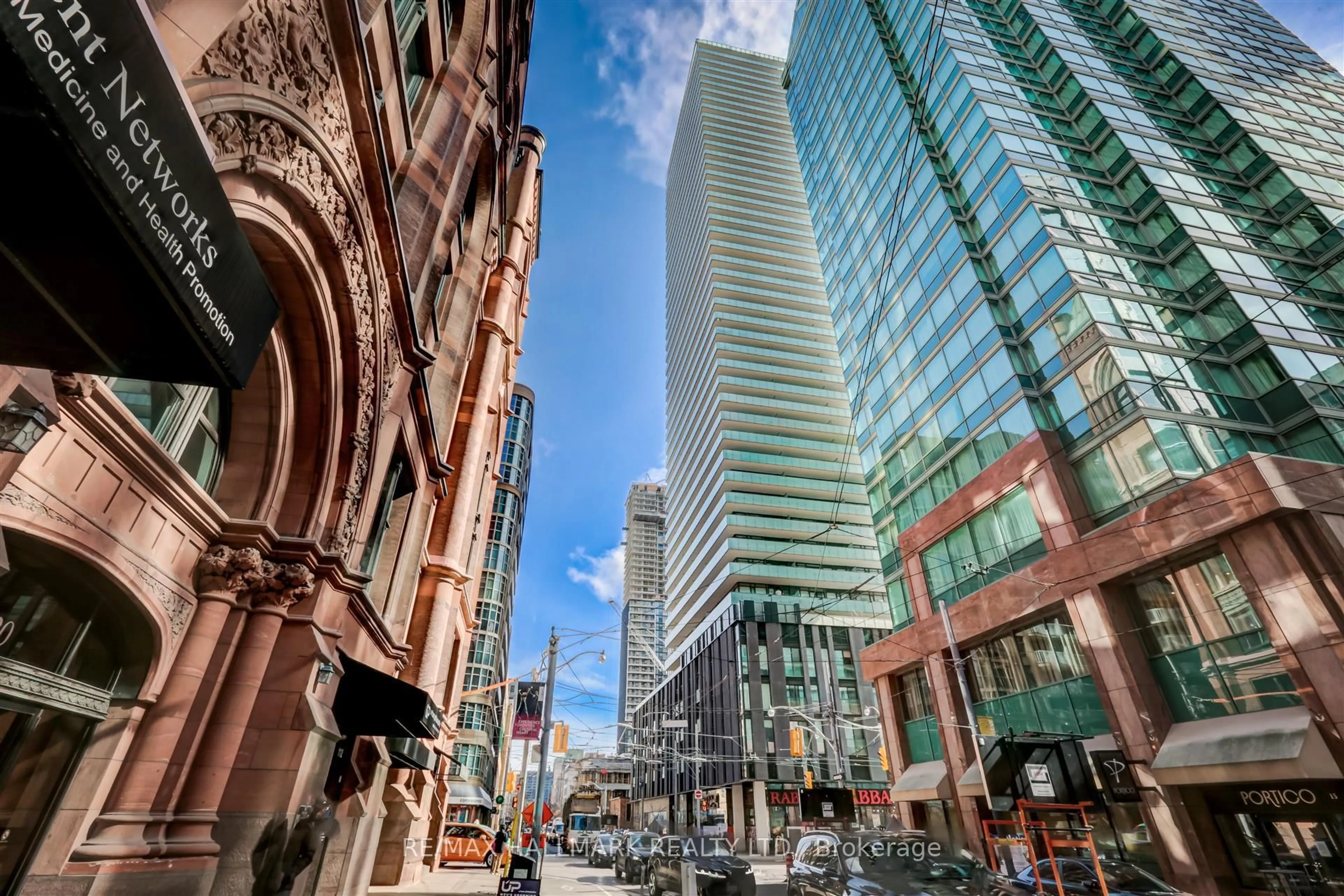 Patio, street for 25 Richmond St #2406, Toronto Ontario M5C 1N7