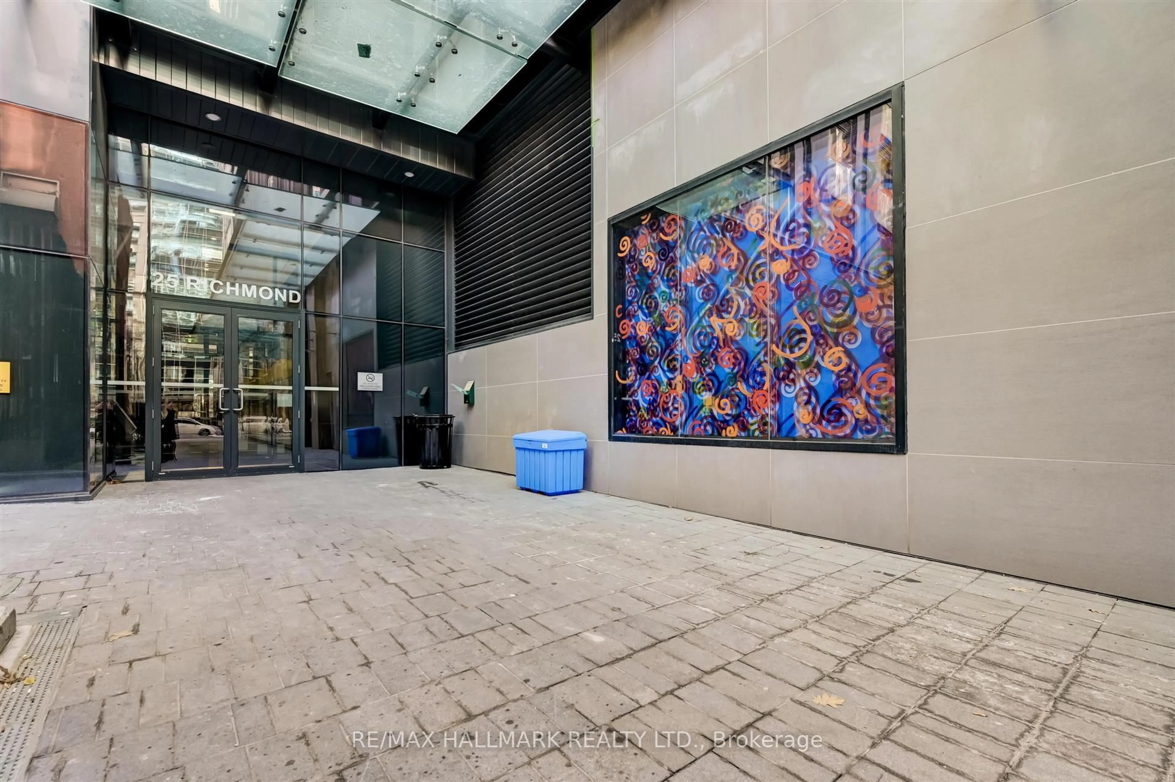 Indoor foyer for 25 Richmond St #2406, Toronto Ontario M5C 1N7