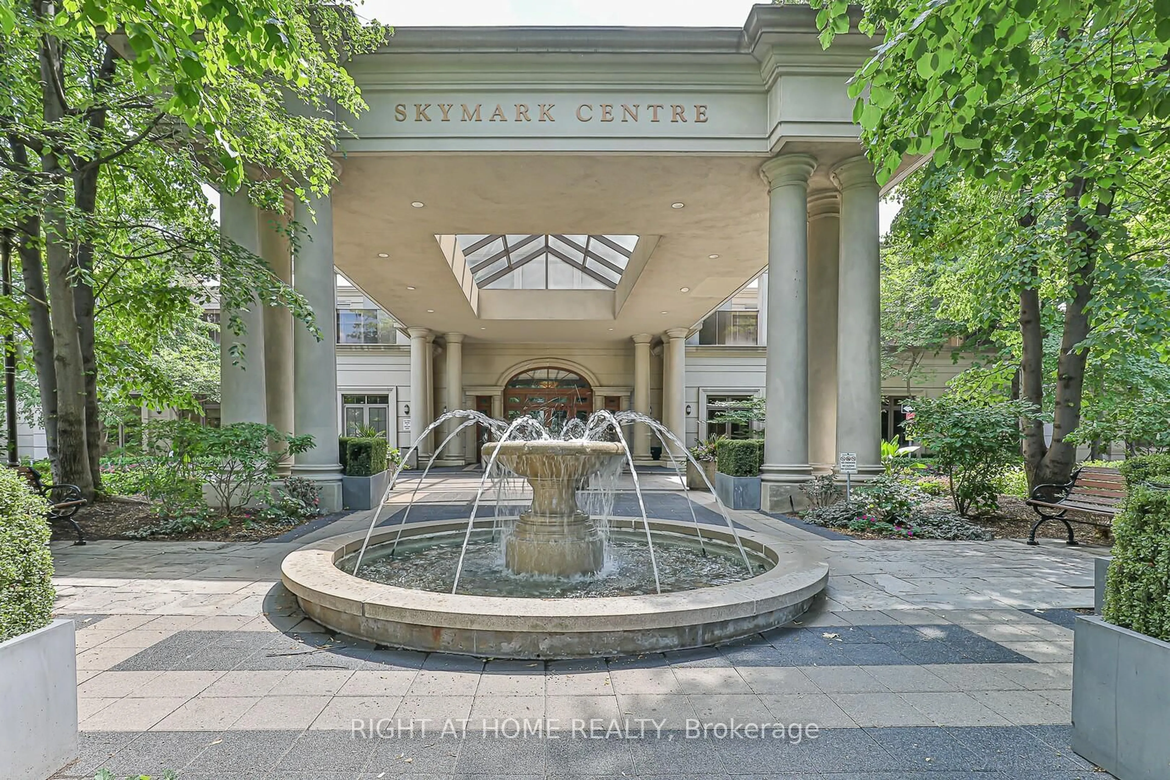 Indoor foyer for 78 Harrison Garden Blvd #2302, Toronto Ontario M2N 7E2