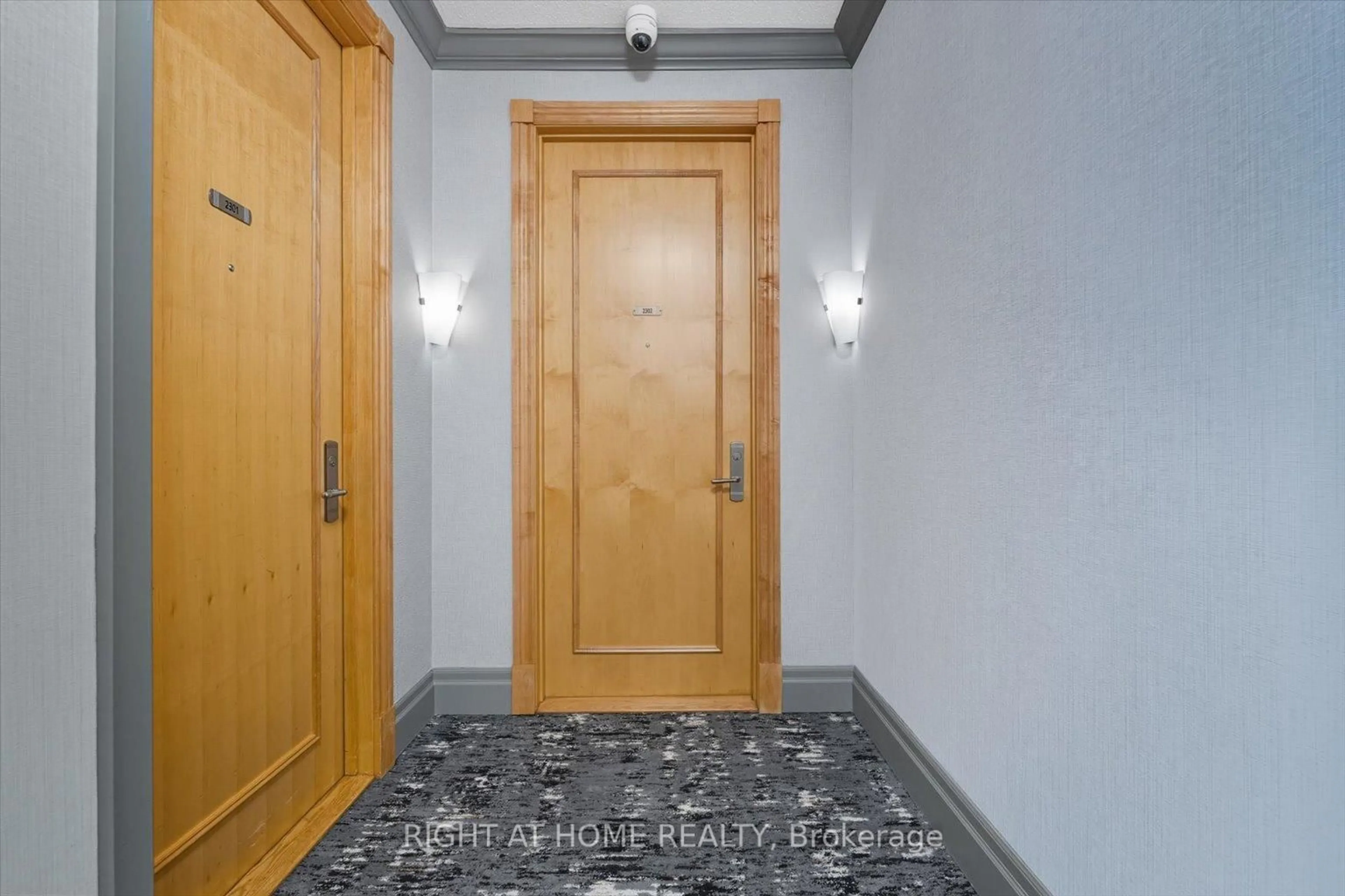 Indoor foyer for 78 Harrison Garden Blvd #2302, Toronto Ontario M2N 7E2
