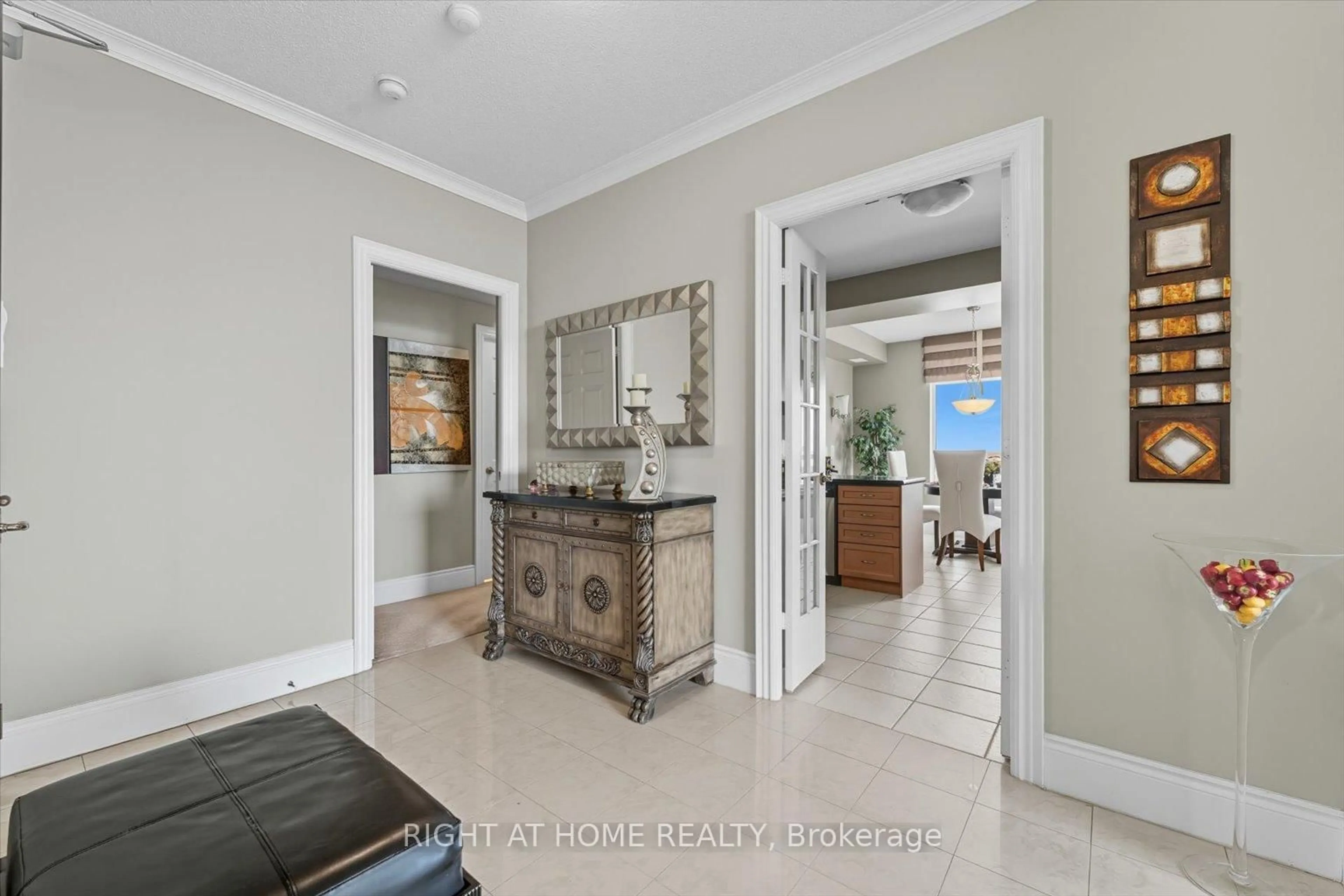 Indoor entryway for 78 Harrison Garden Blvd #2302, Toronto Ontario M2N 7E2