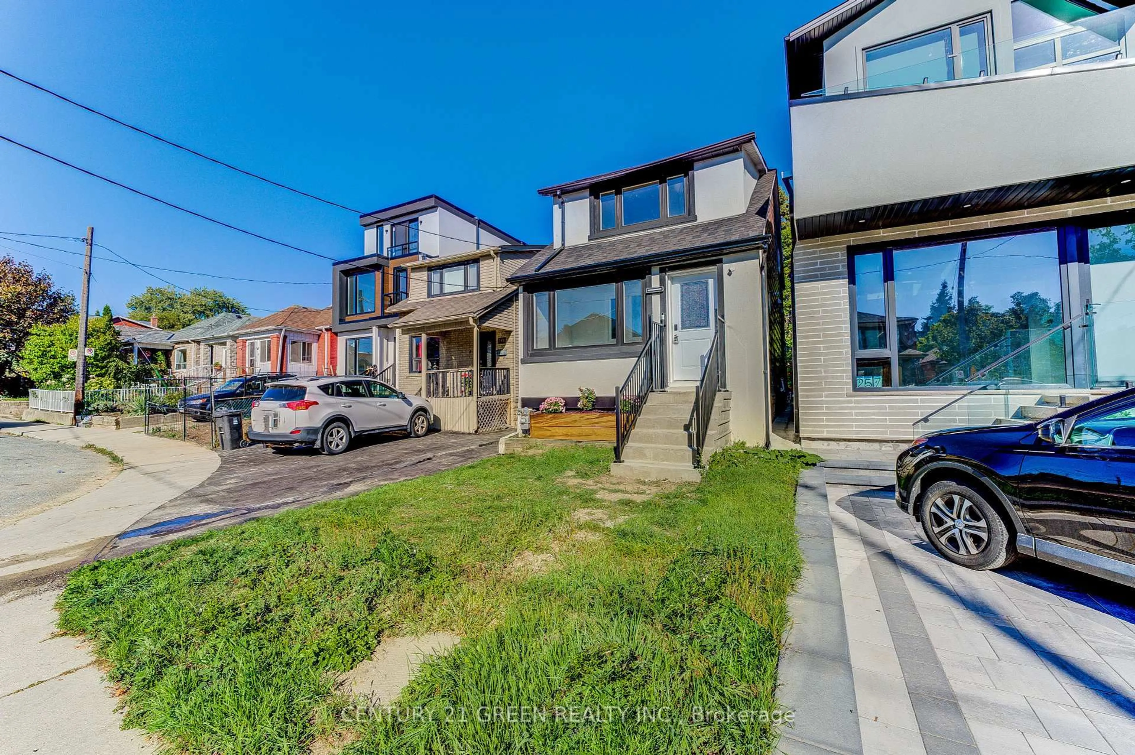 A pic from outside/outdoor area/front of a property/back of a property/a pic from drone, street for 259 Robina Ave, Toronto Ontario M6C 3Y9