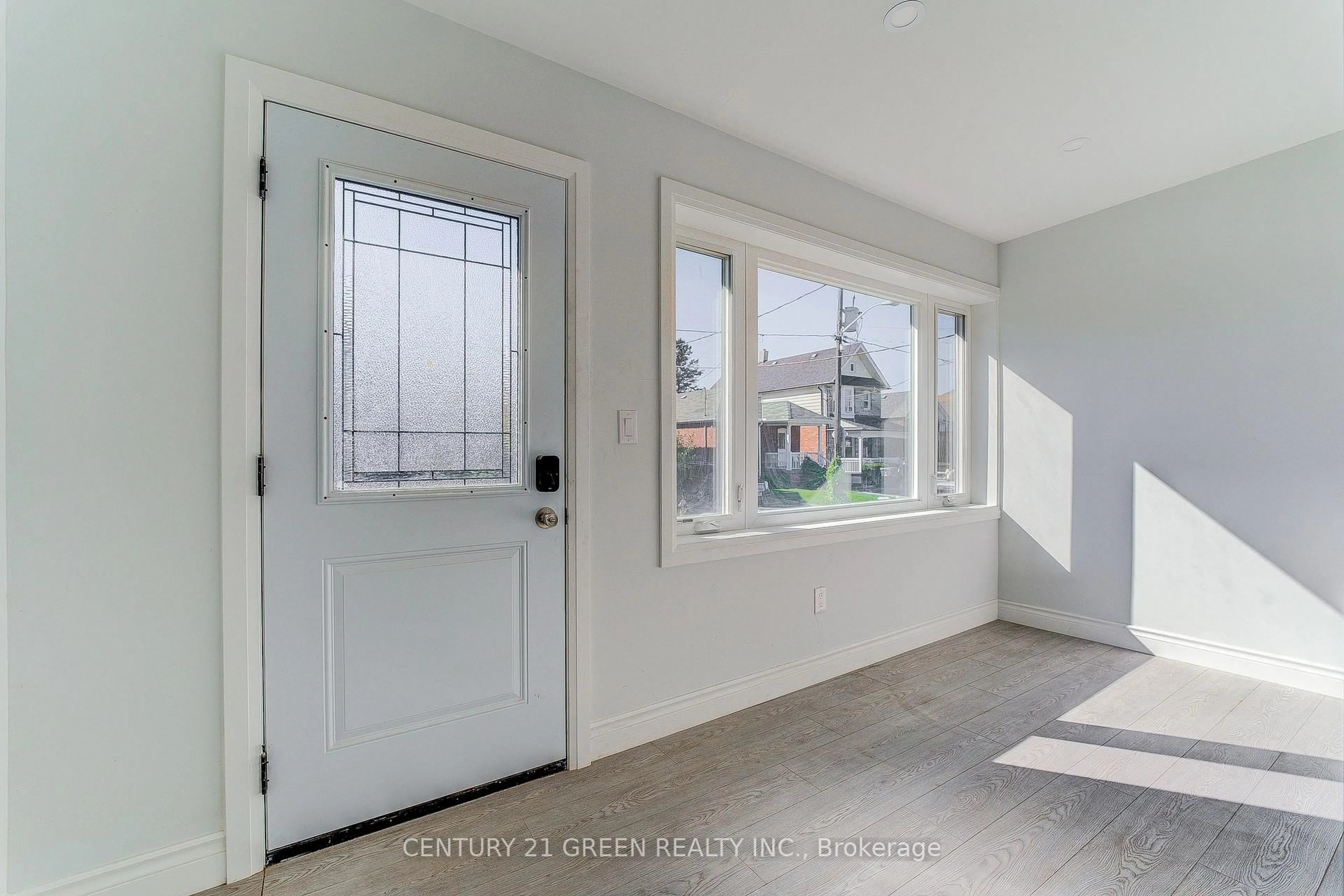 Indoor entryway for 259 Robina Ave, Toronto Ontario M6C 3Y9