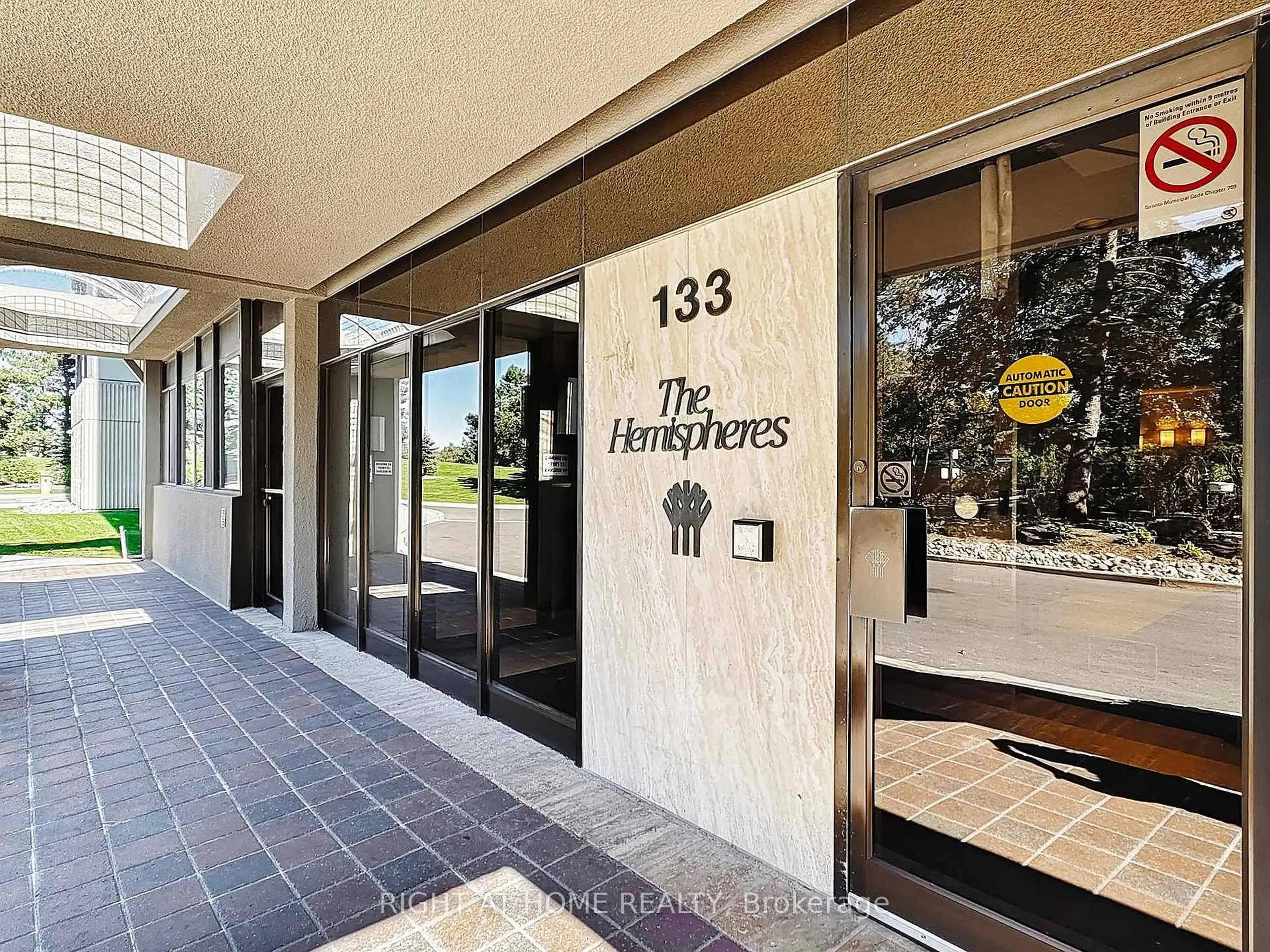 Indoor foyer for 133 Torresdale Ave #2503, Toronto Ontario M2R 3T2