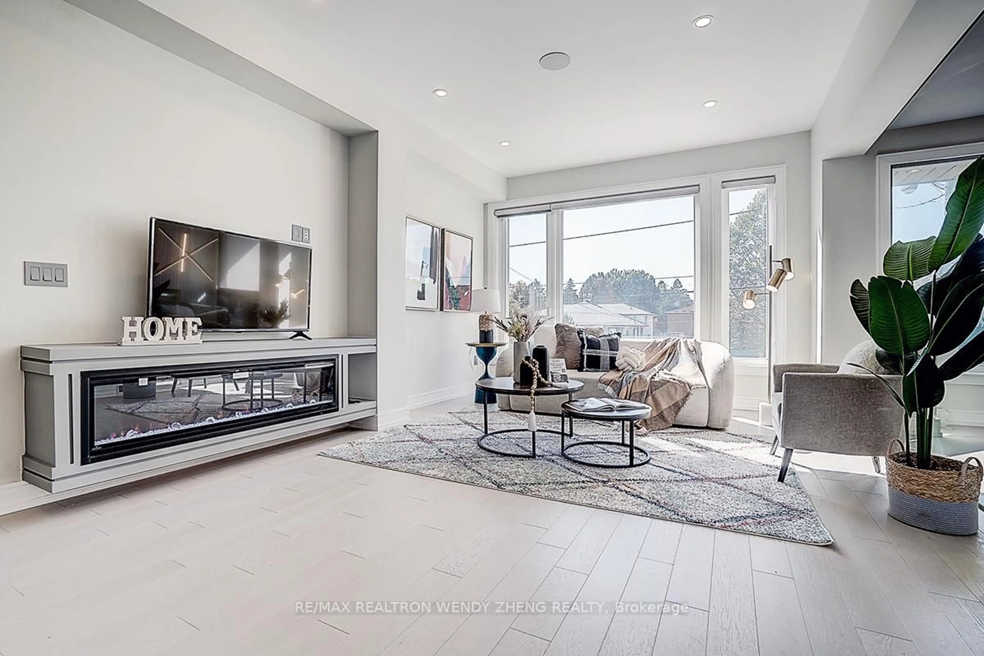 Living room with furniture, ceramic/tile floor for 29 Wilmington Ave, Toronto Ontario M3H 5J1