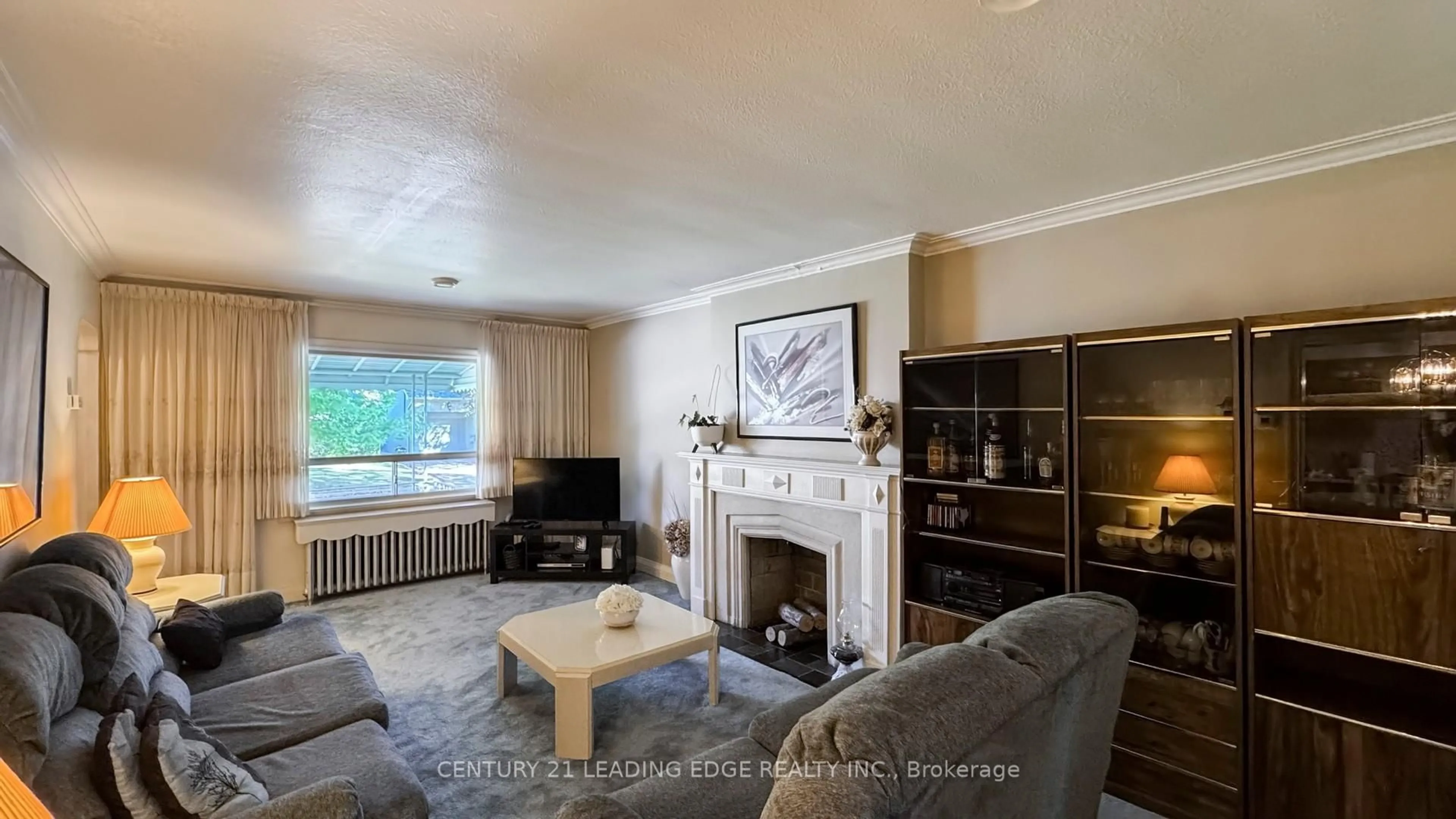 Living room with furniture, unknown for 325 Waterloo Ave, Toronto Ontario M3H 4A4