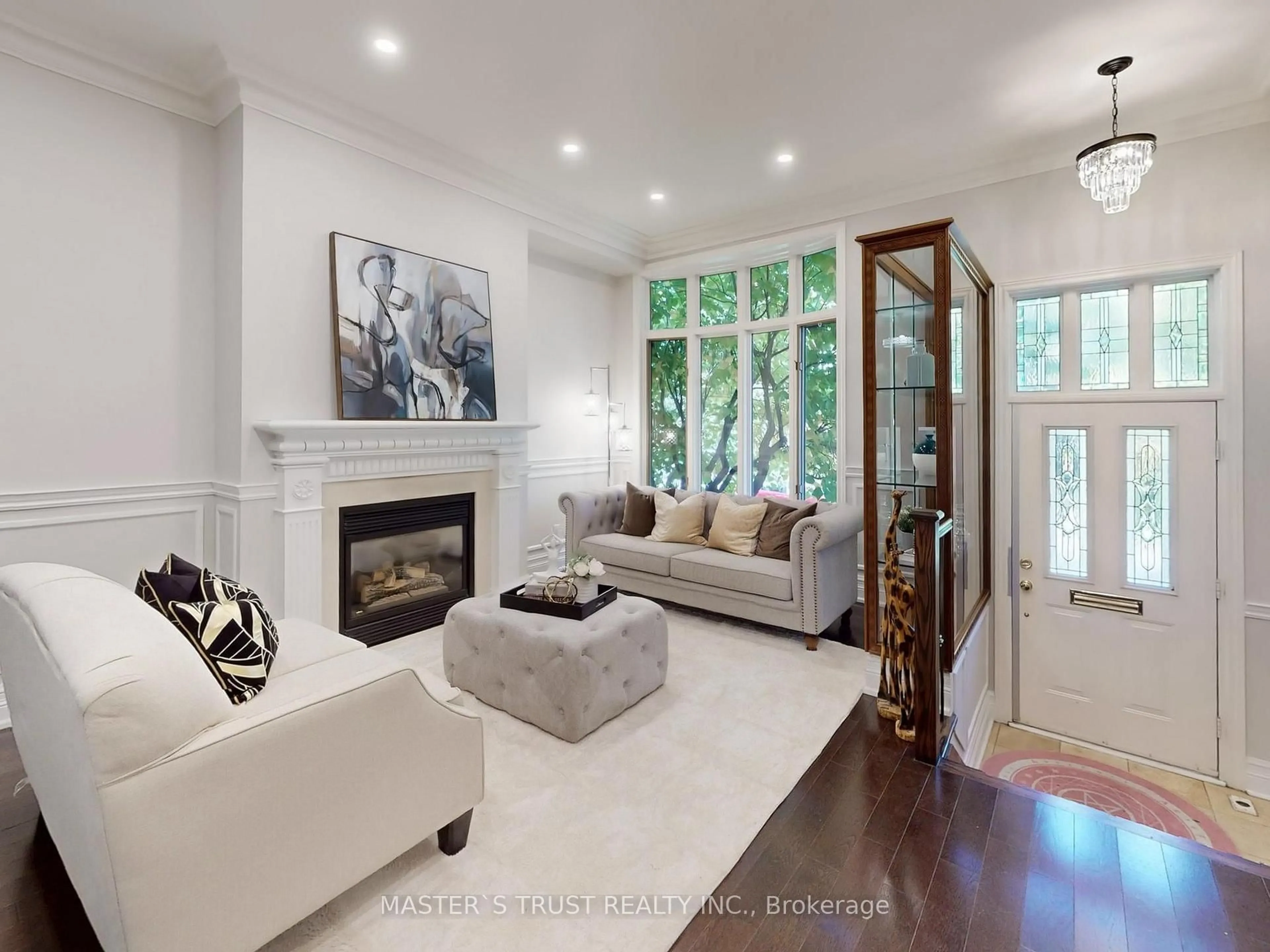 Living room with furniture, unknown for 260 Russell Hill Rd #11, Toronto Ontario M4V 2T2