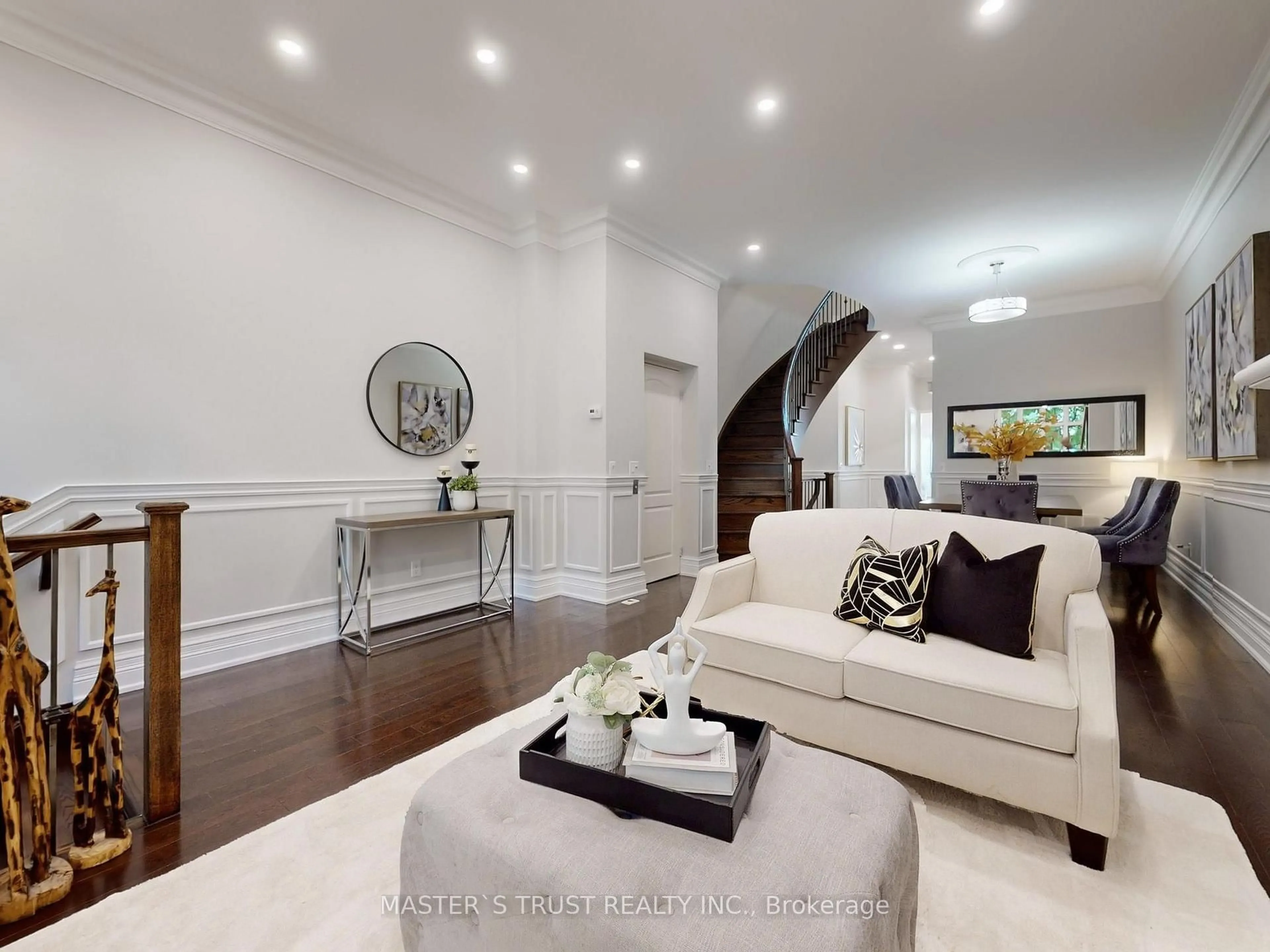 Living room with furniture, unknown for 260 Russell Hill Rd #11, Toronto Ontario M4V 2T2