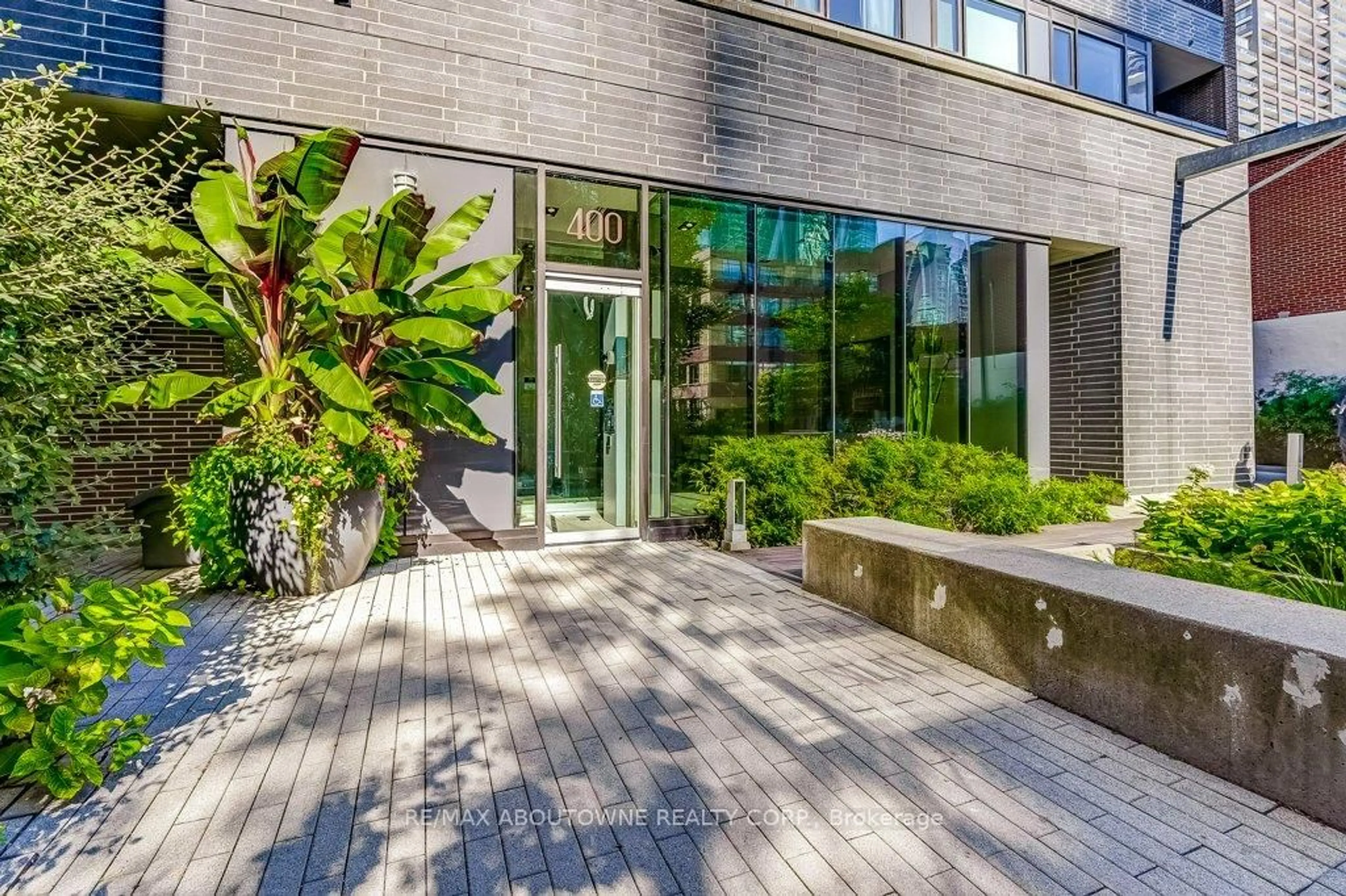 Unknown for 400 Wellington St #212, Toronto Ontario M5V 0B5