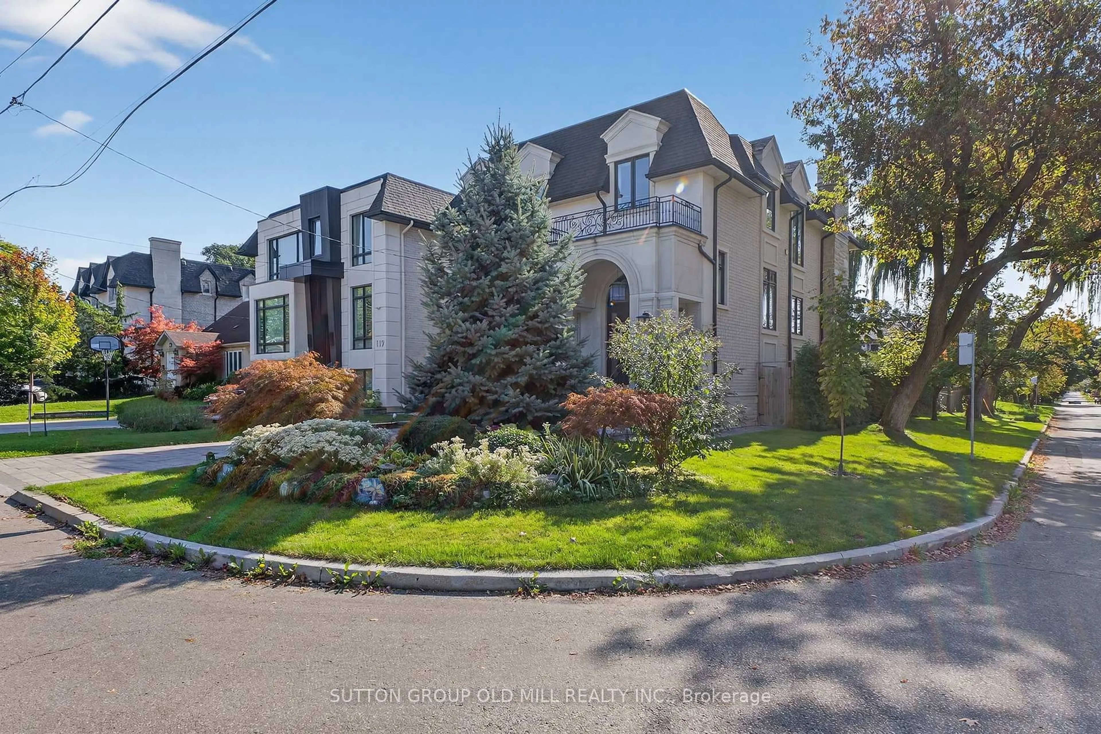 A pic from outside/outdoor area/front of a property/back of a property/a pic from drone, street for 117 Norton Ave, Toronto Ontario M2N 4A7