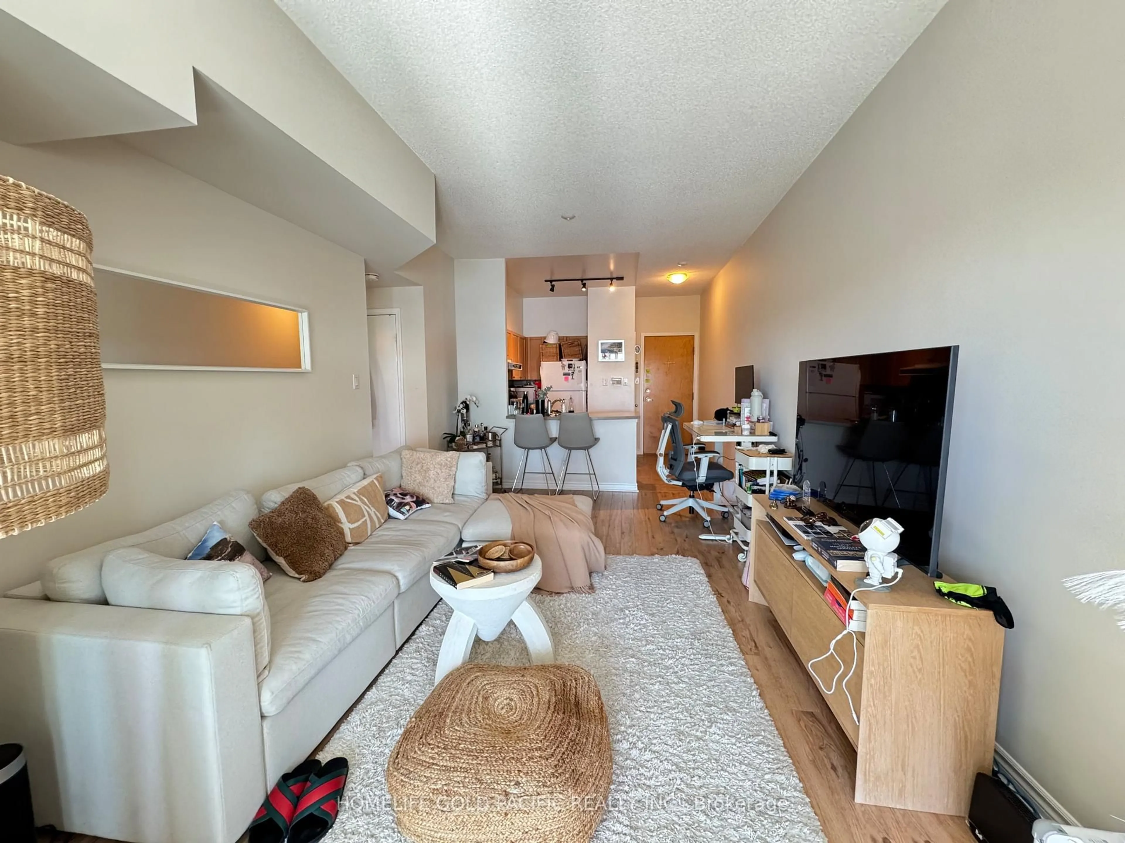 Living room with furniture, unknown for 600 Queens Quay #611, Toronto Ontario M5V 3M3