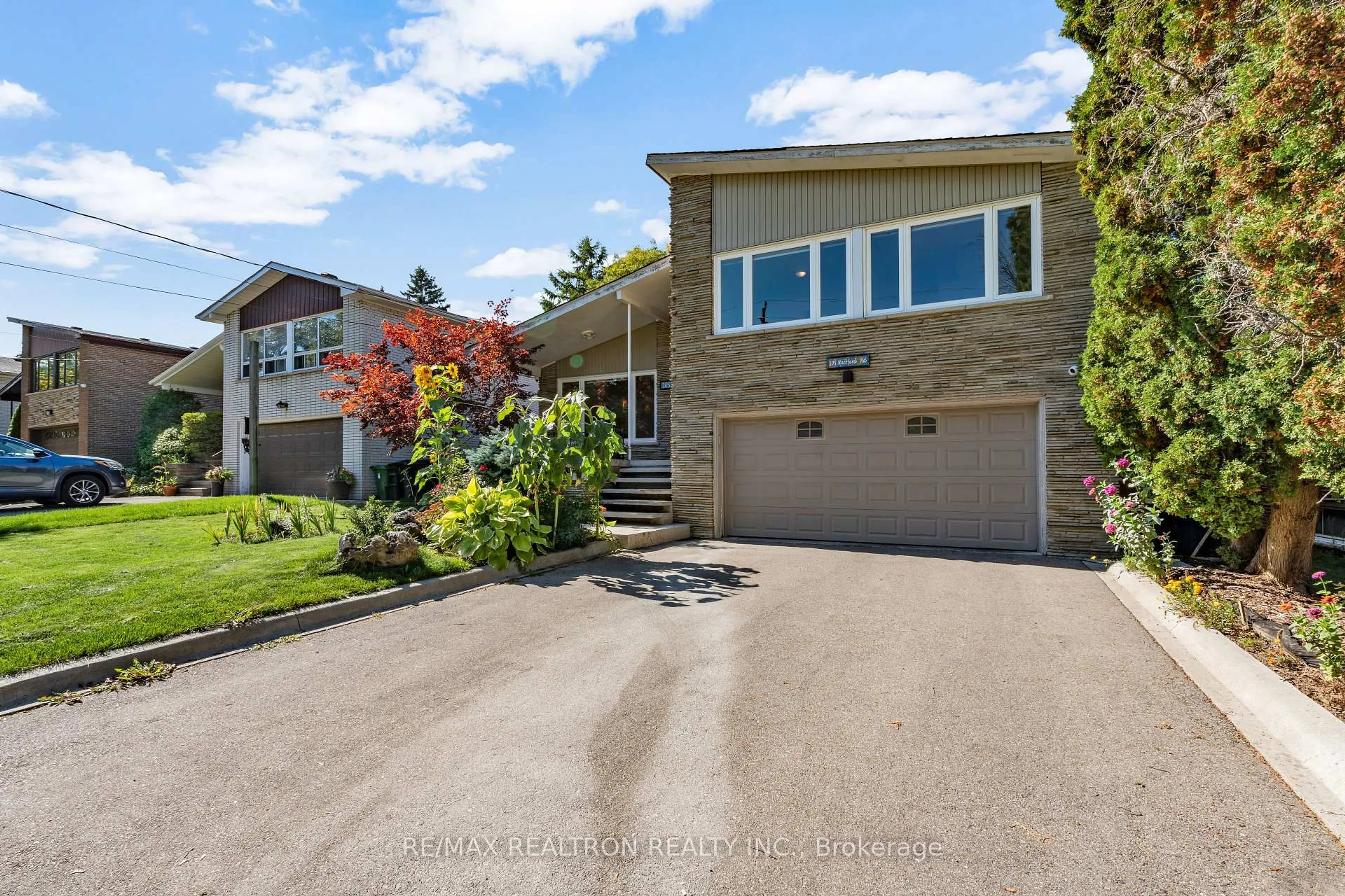 Unknown for 105 Rockford Rd, Toronto Ontario M2R 3A9