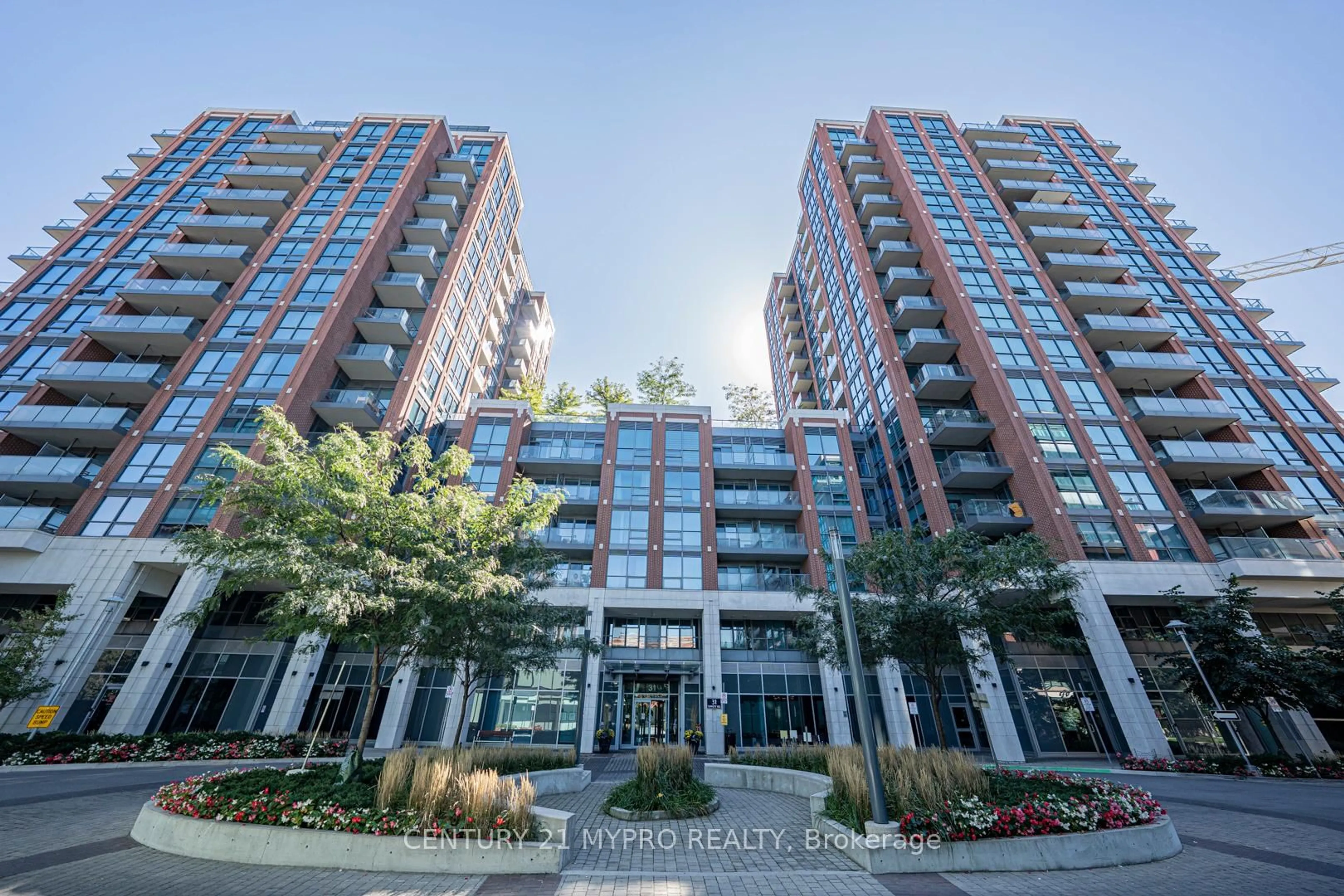 Indoor foyer for 31 Tippett Rd #559, Toronto Ontario M3H 0C8