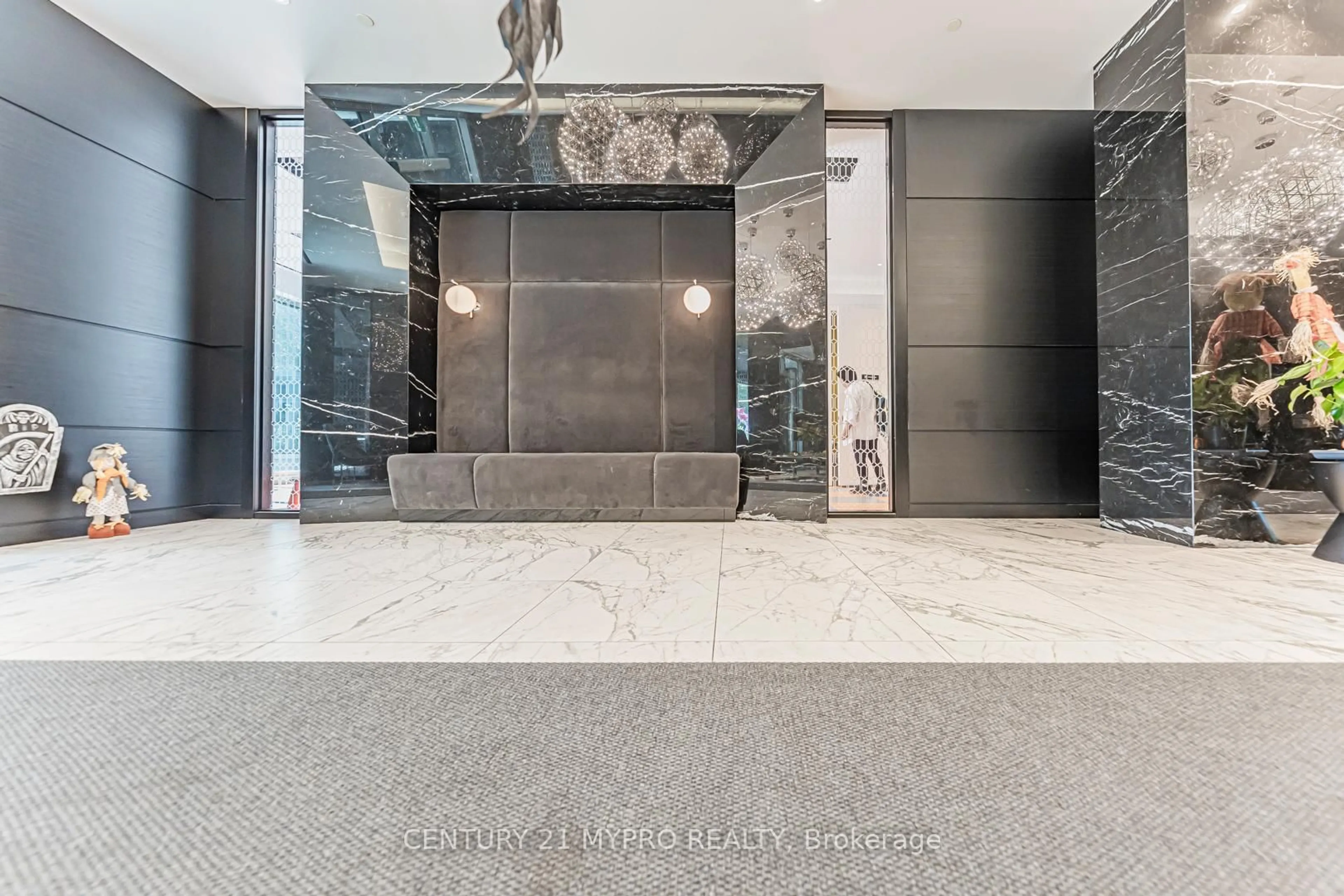 Unknown for 31 Tippett Rd #559, Toronto Ontario M3H 0C8