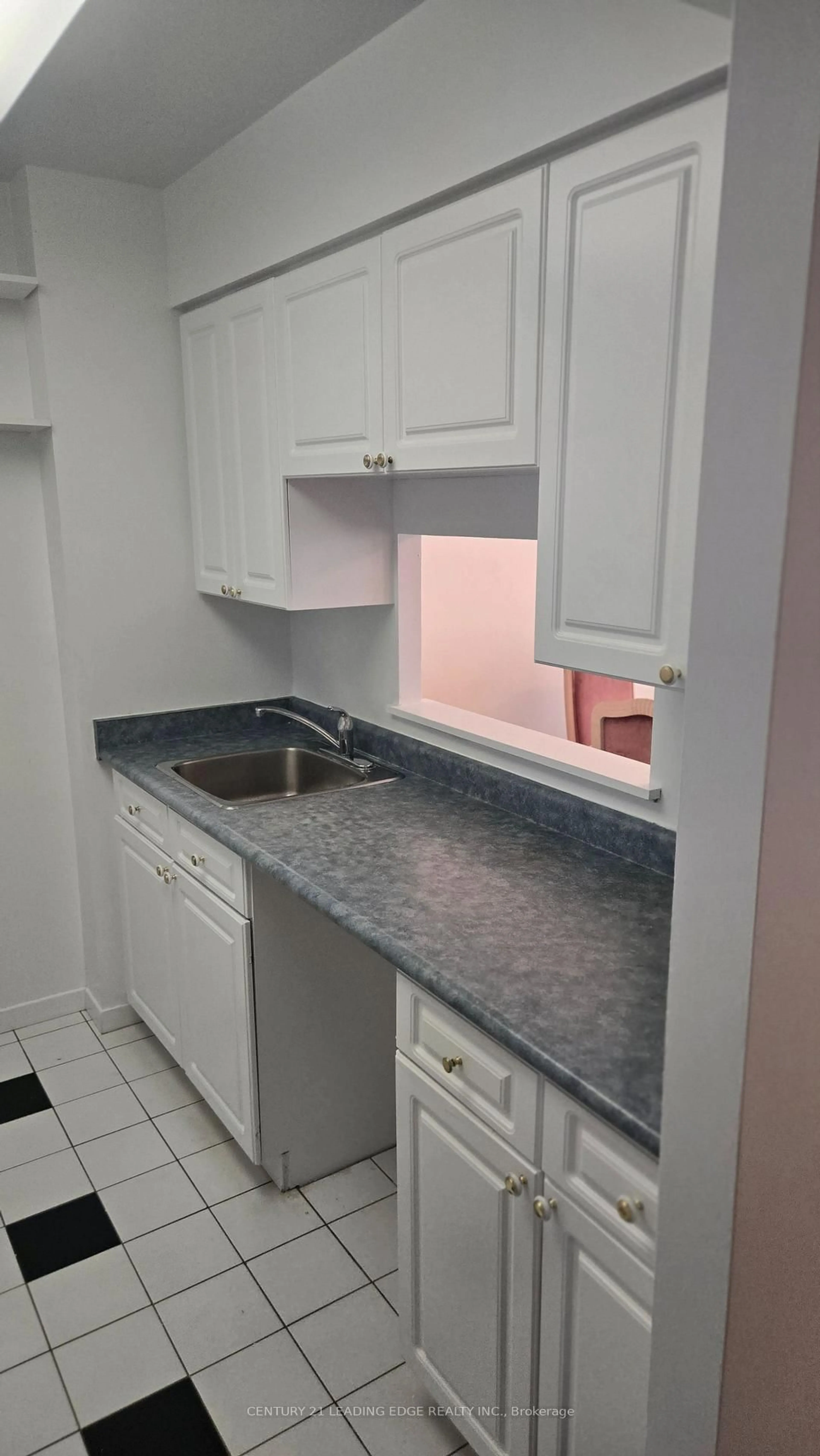 Standard kitchen, unknown for 21 OVERLEA Blvd #508, Toronto Ontario M4H 1P2