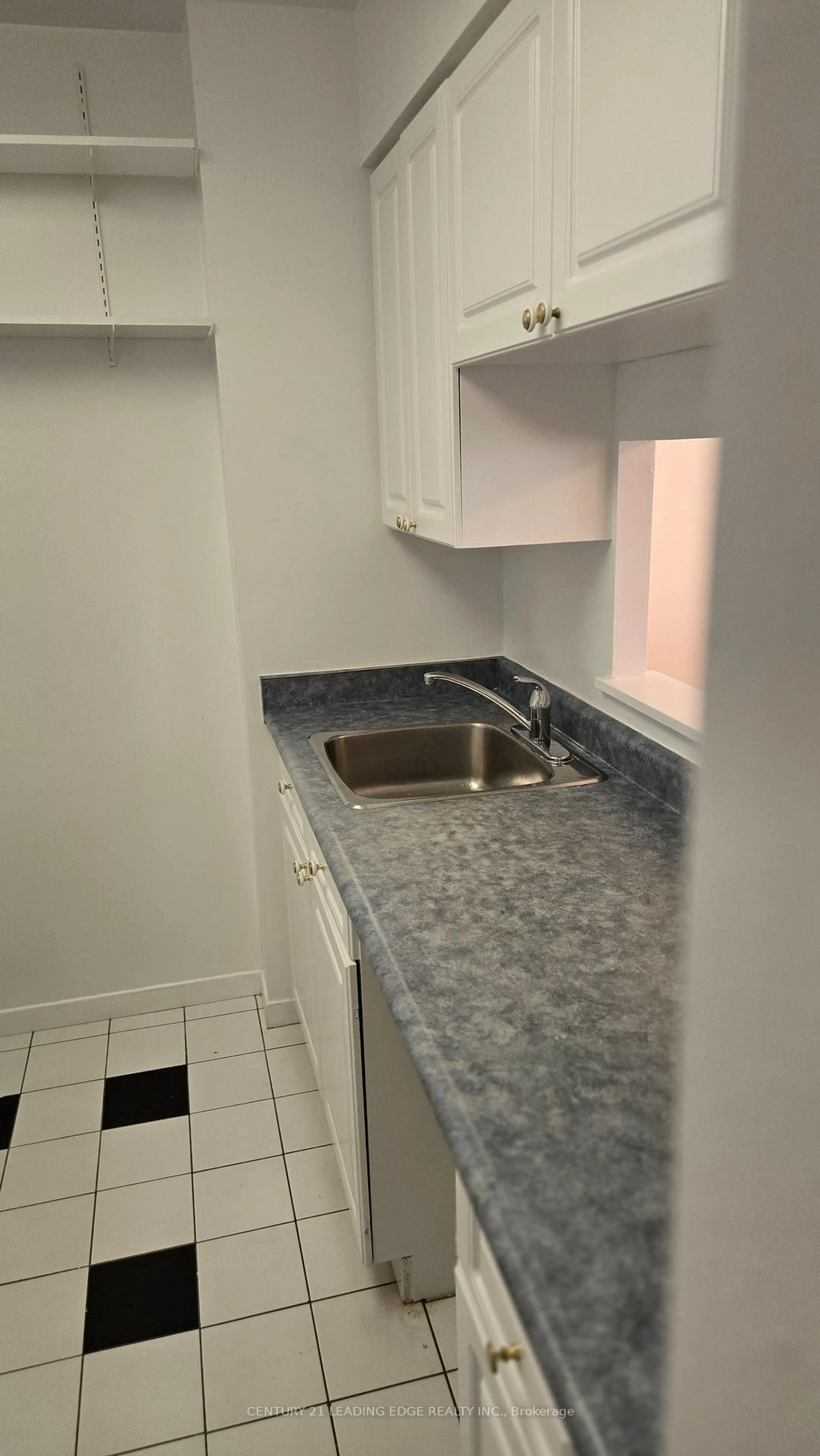 Standard kitchen, unknown for 21 OVERLEA Blvd #508, Toronto Ontario M4H 1P2