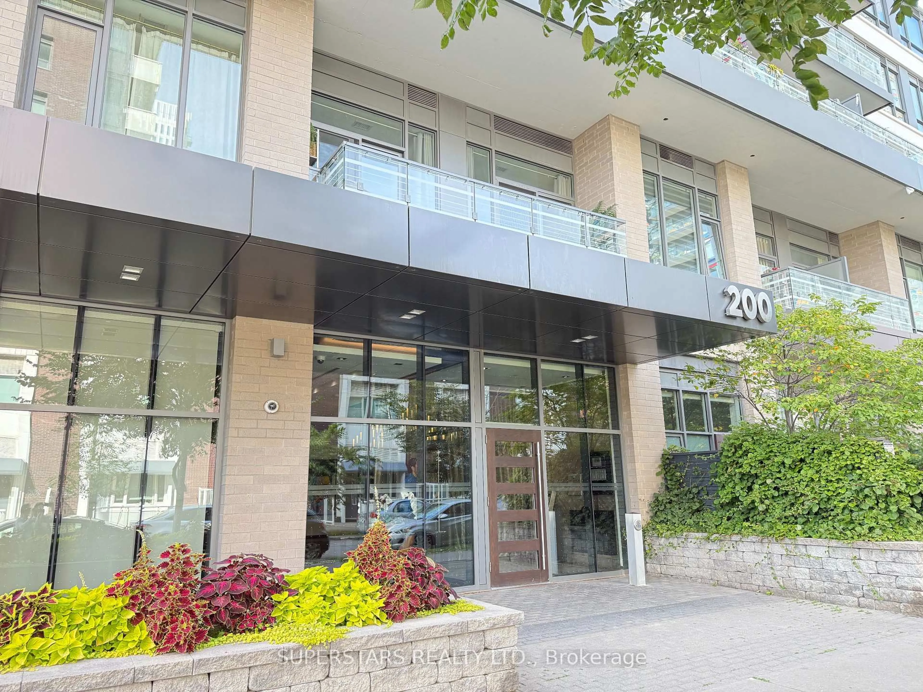 Indoor foyer for 200 Sackville St #614, Toronto Ontario M5A 0C4