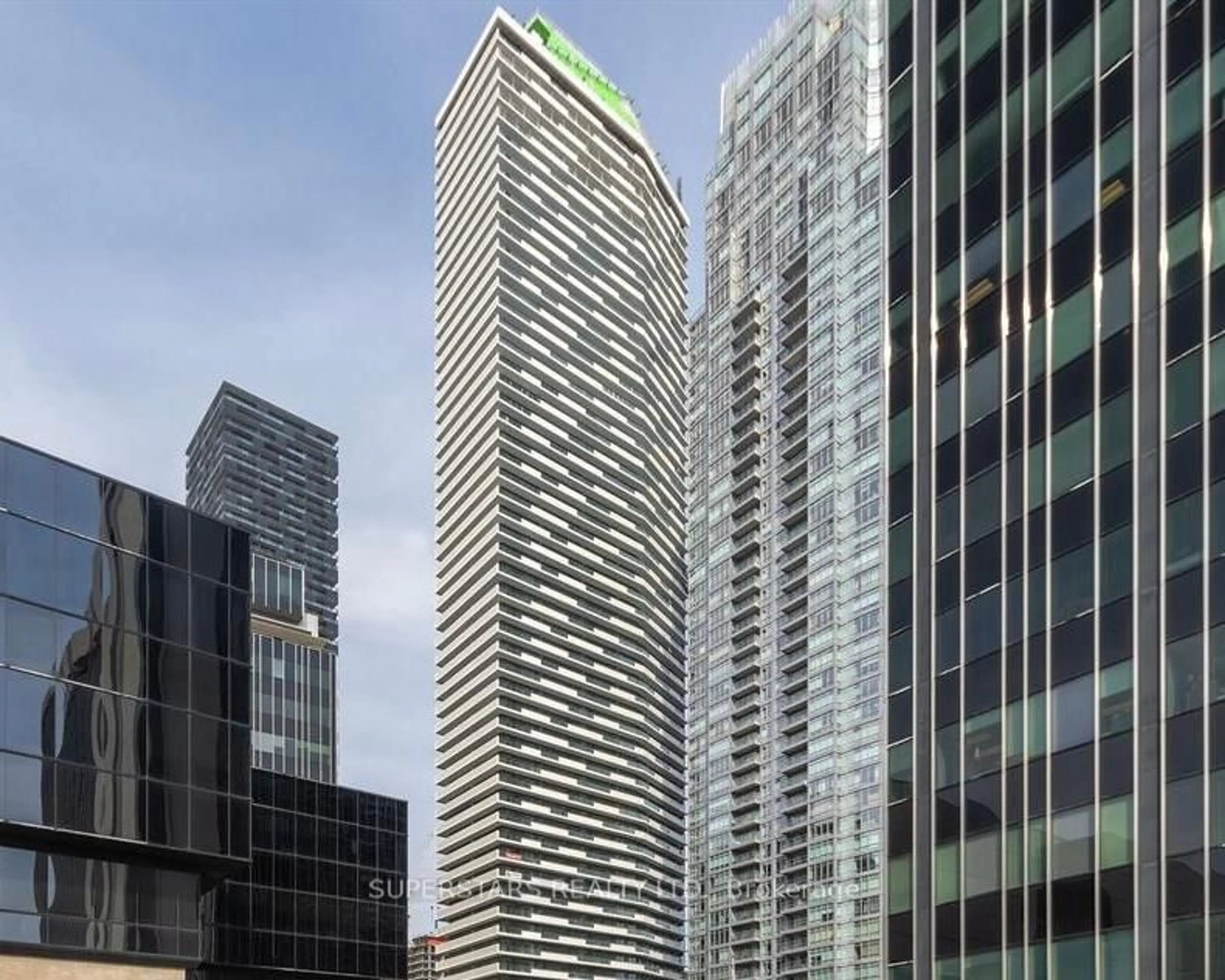 Unknown for 2221 Yonge St #1107, Toronto Ontario M4S 0B8