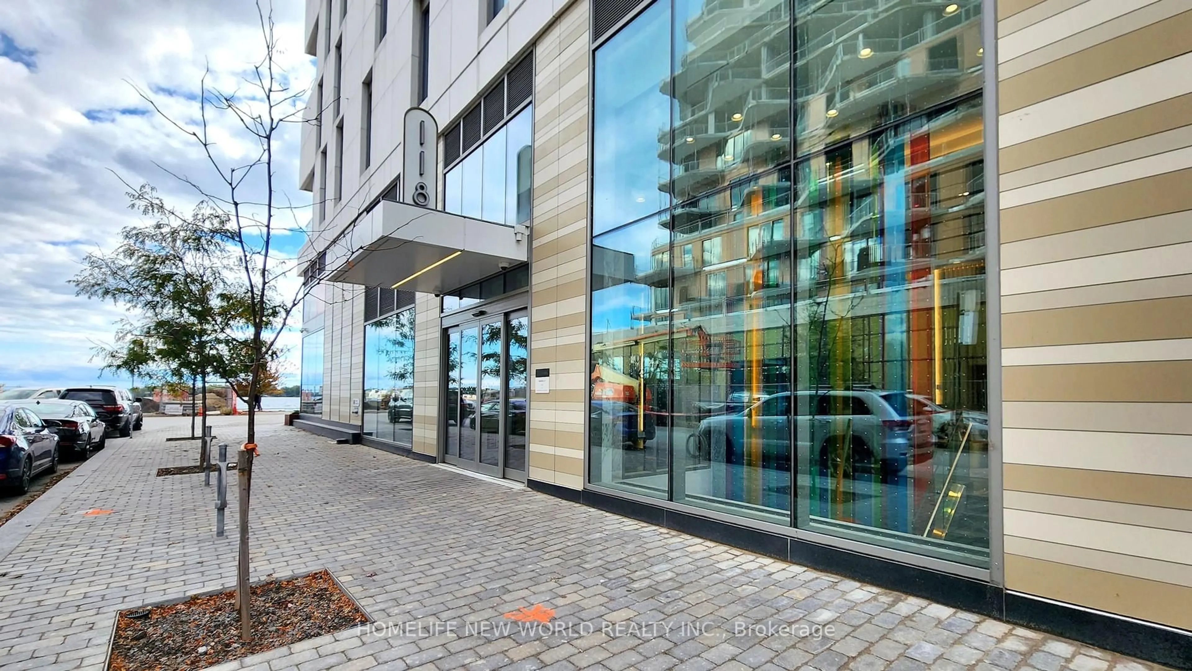 Indoor foyer for 118 Merchants' Wharf #821, Toronto Ontario M5A 0L3