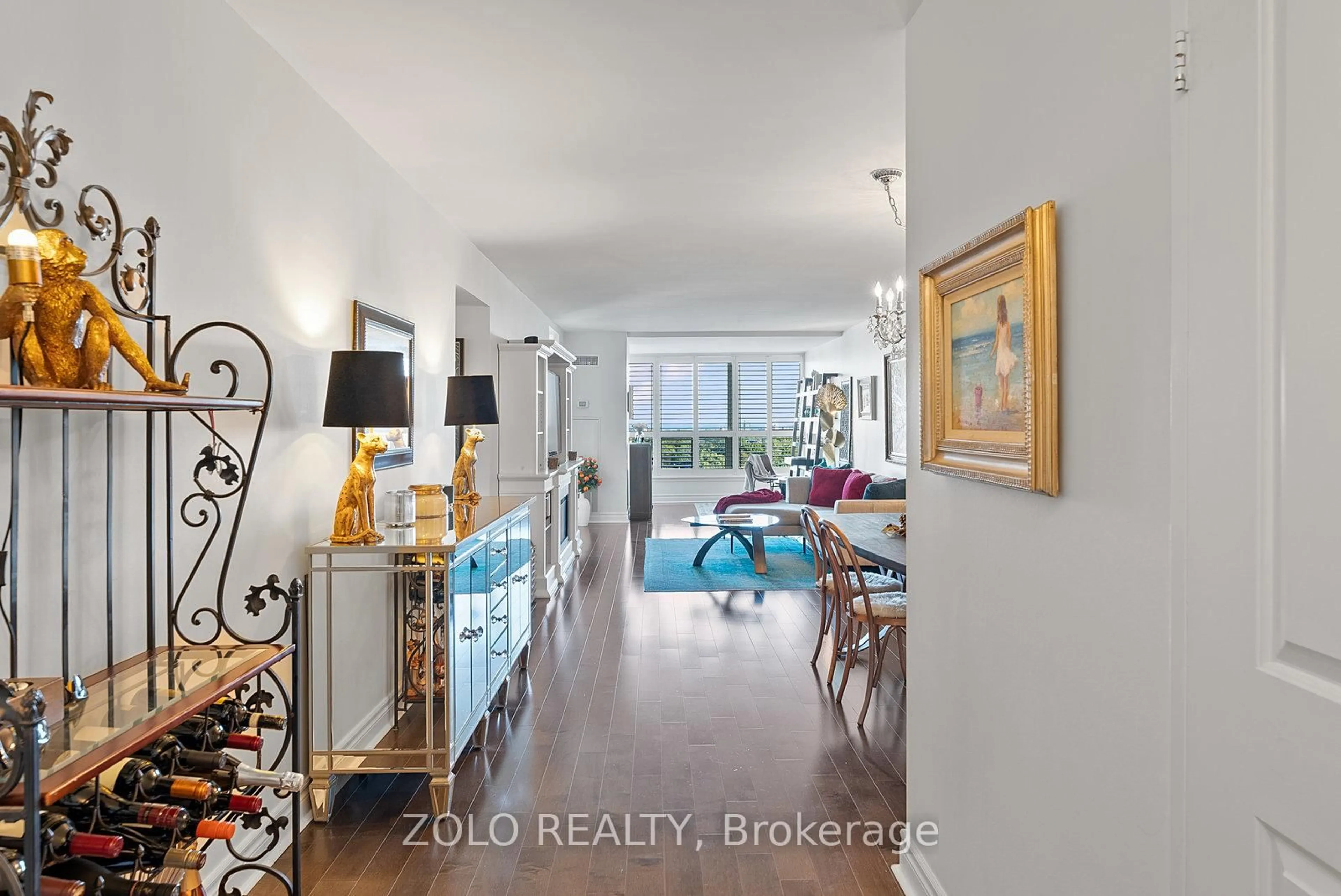 Indoor entryway for 30 Holly St #1701, Toronto Ontario M4S 3C2