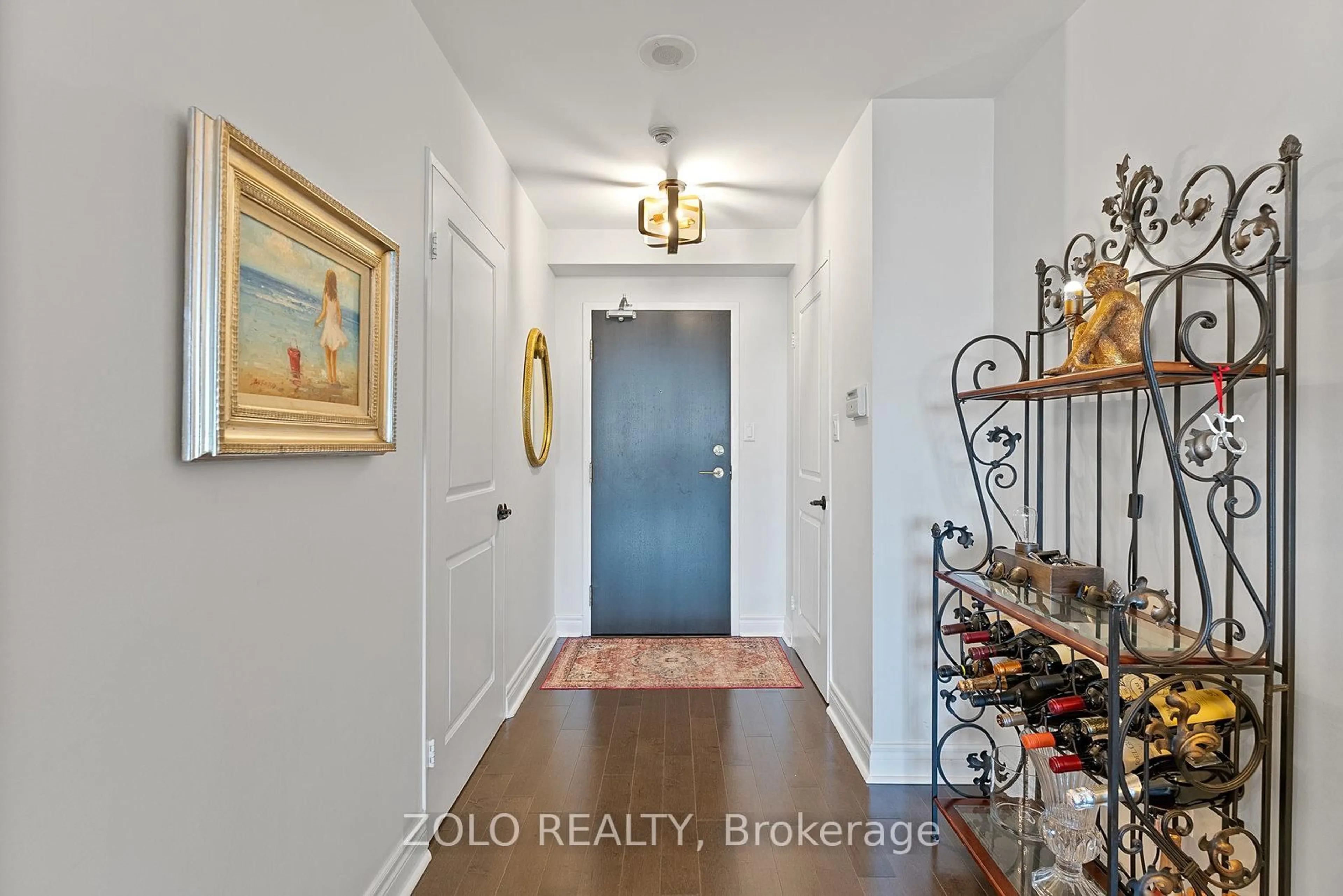 Indoor entryway for 30 Holly St #1701, Toronto Ontario M4S 3C2