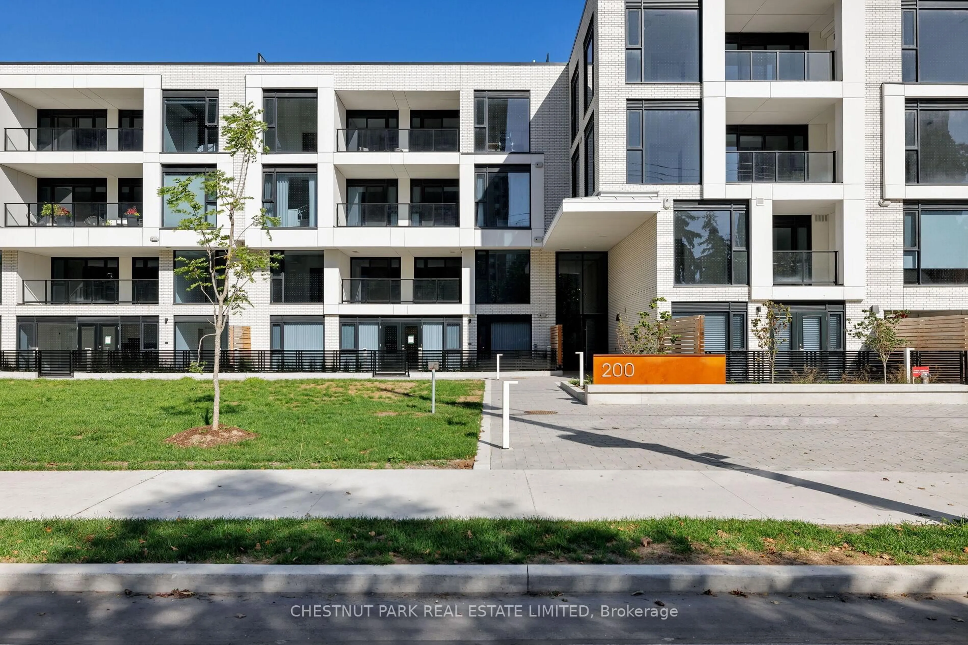A pic from outside/outdoor area/front of a property/back of a property/a pic from drone, street for 200 Keewatin Ave #PH406, Toronto Ontario M4P 1Z8