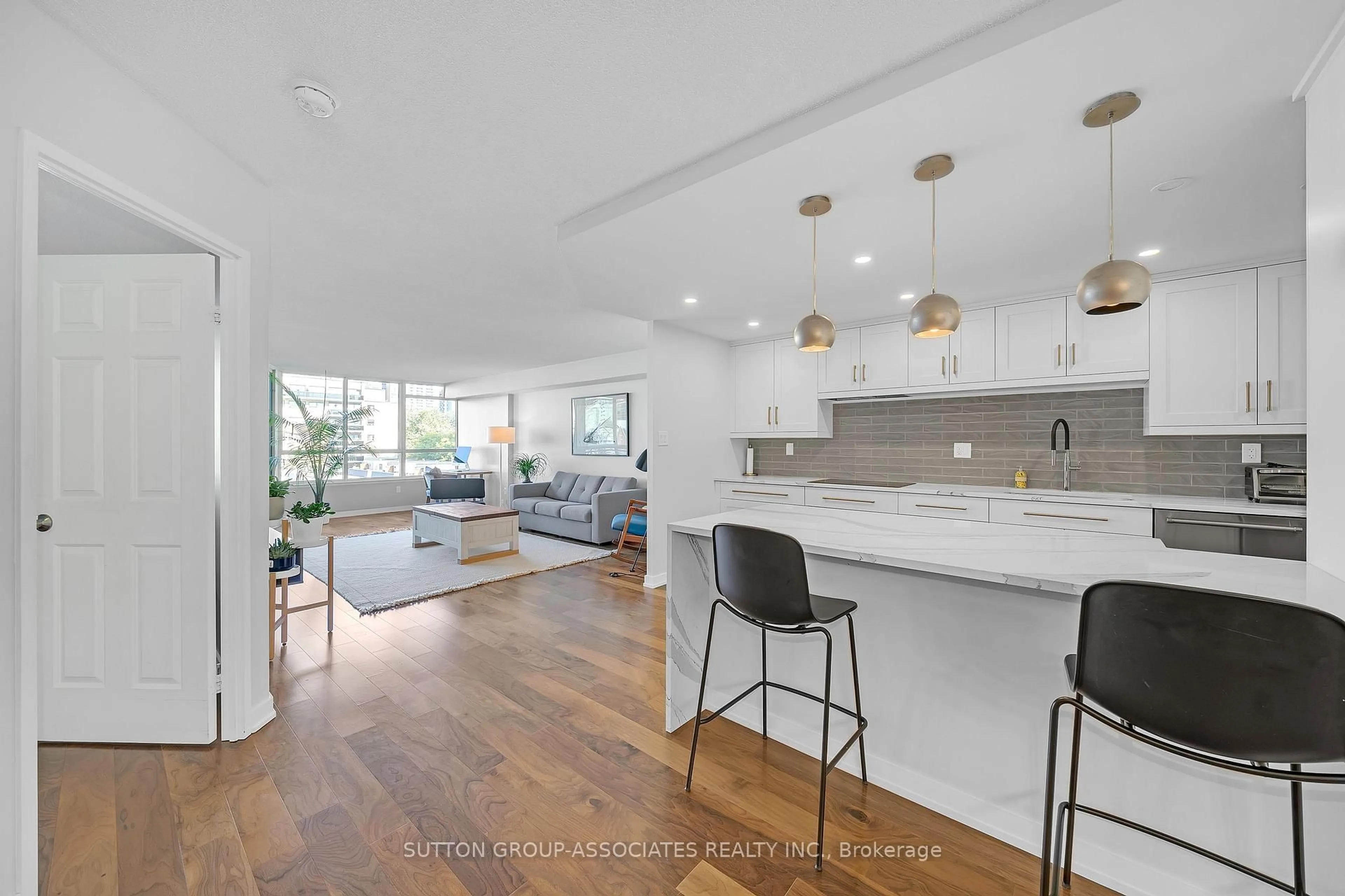 Open concept kitchen, unknown for 130 Carlton St #601, Toronto Ontario M5A 4K3