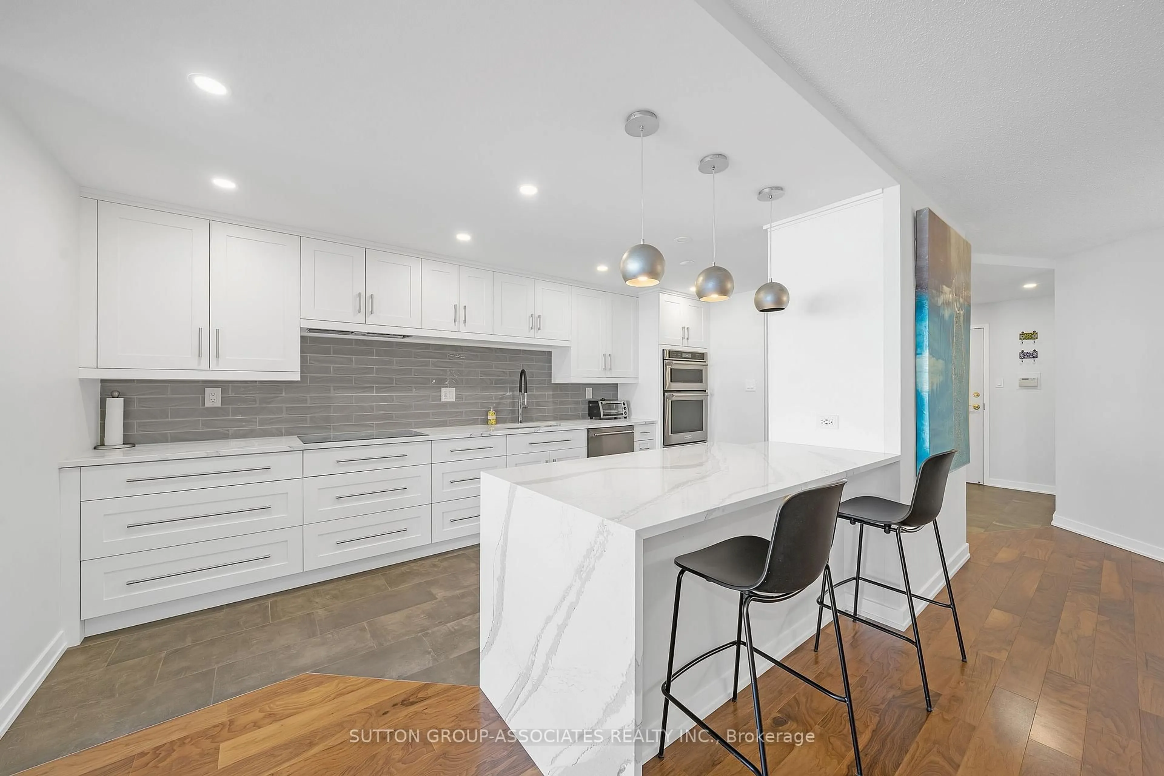 Contemporary kitchen, unknown for 130 Carlton St #601, Toronto Ontario M5A 4K3