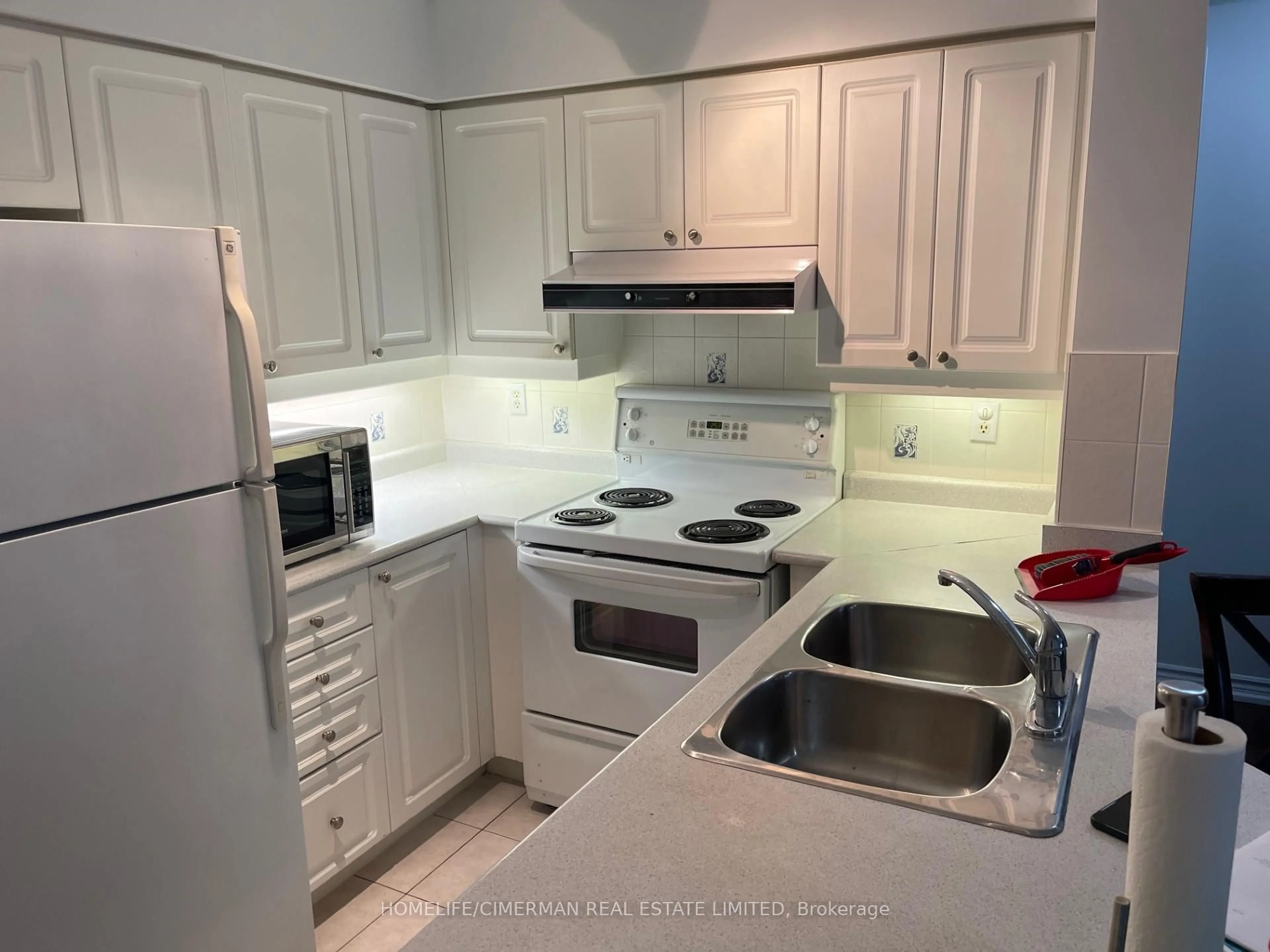 Standard kitchen, unknown for 3 REAN Dr #1202, Toronto Ontario M2K 3C2