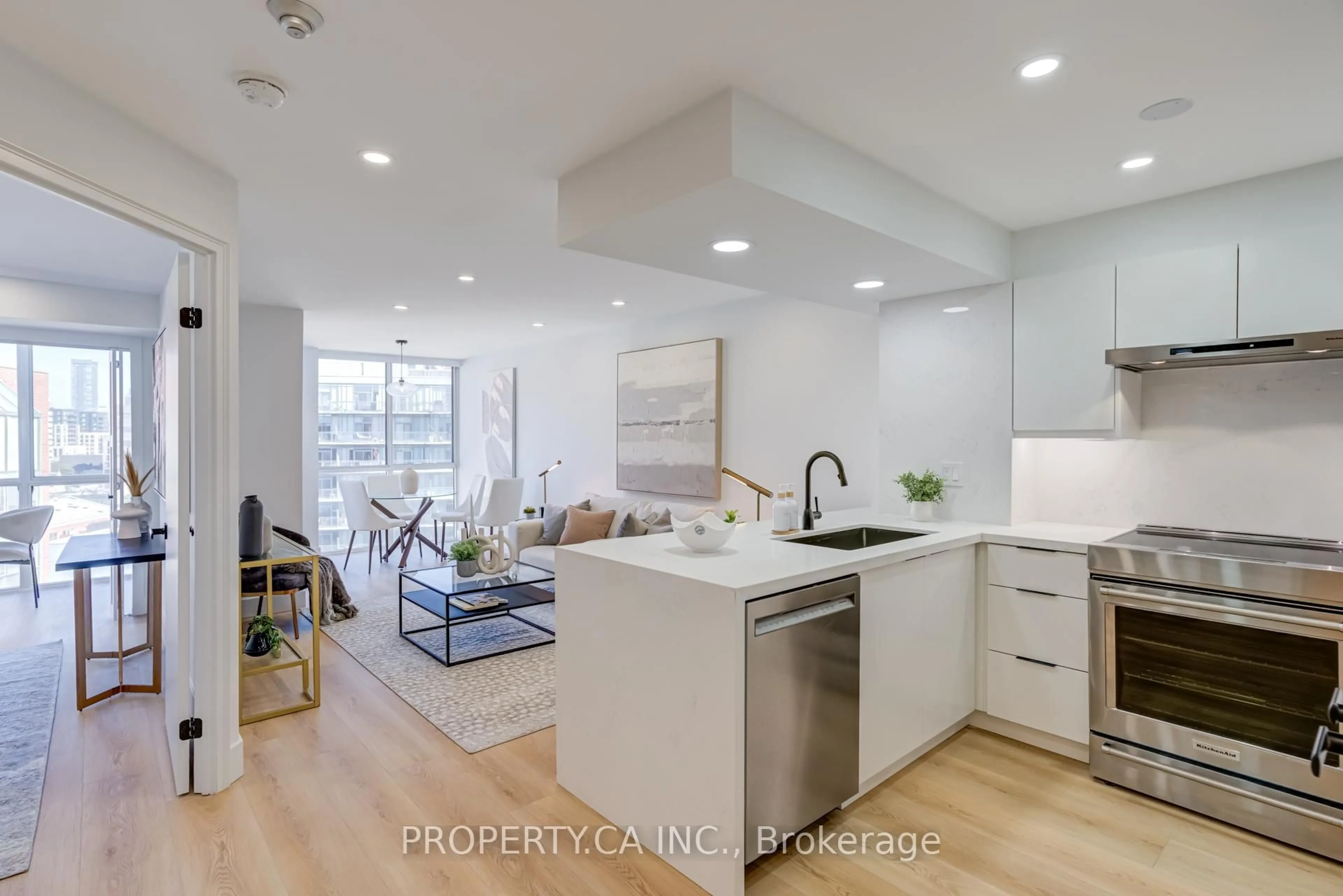 Open concept kitchen, unknown for 801 King St #1204, Toronto Ontario M5V 3C9