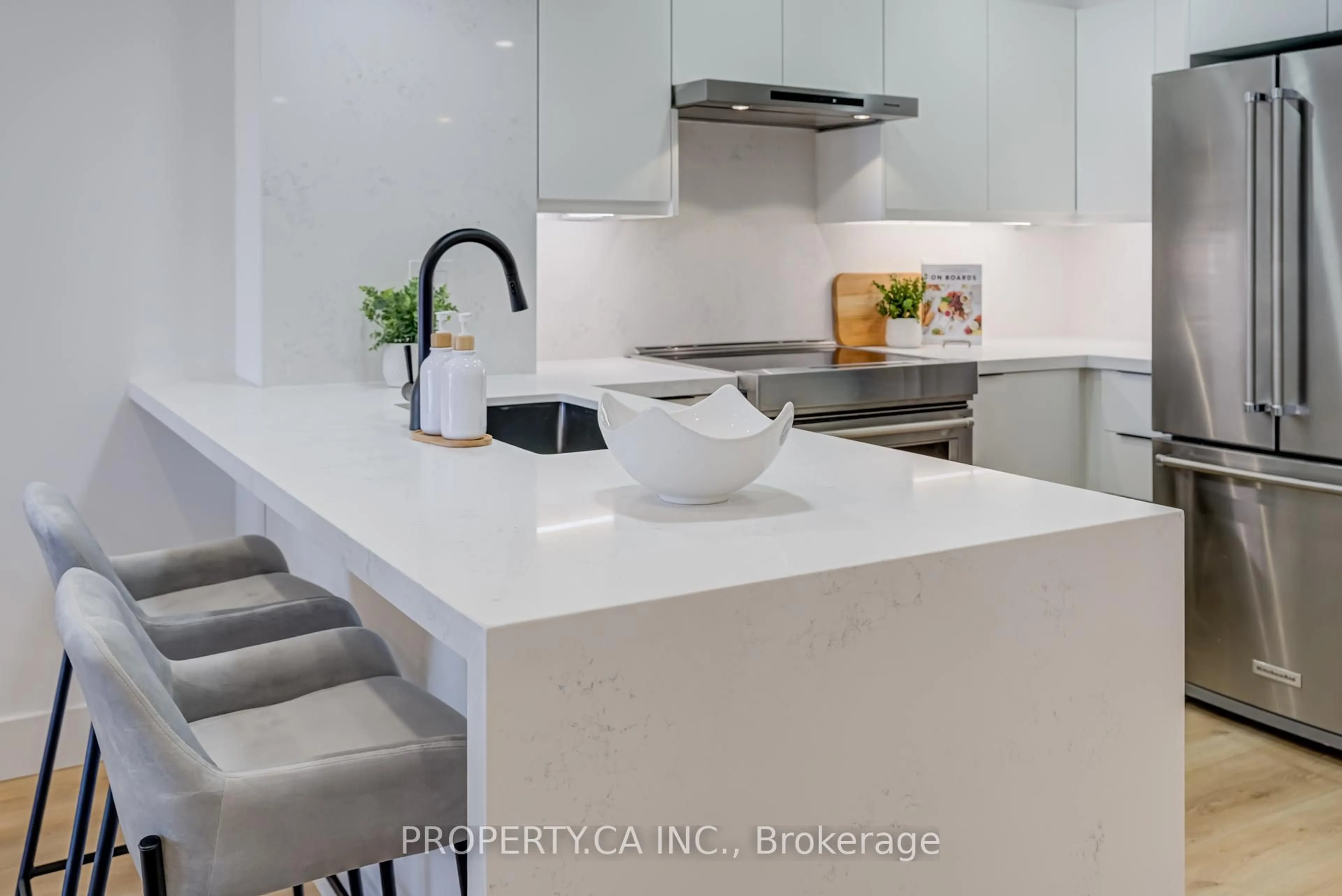 Contemporary kitchen, ceramic/tile floor for 801 King St #1204, Toronto Ontario M5V 3C9