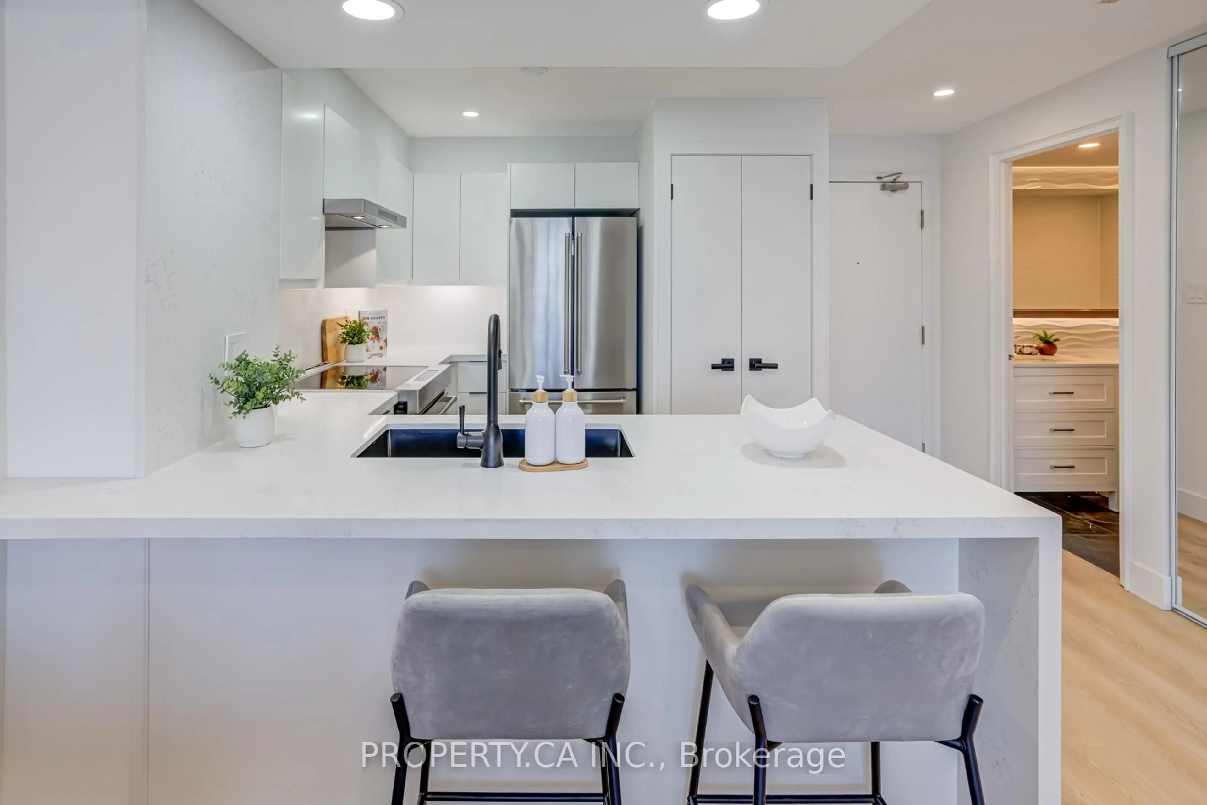 Contemporary kitchen, ceramic/tile floor for 801 King St #1204, Toronto Ontario M5V 3C9