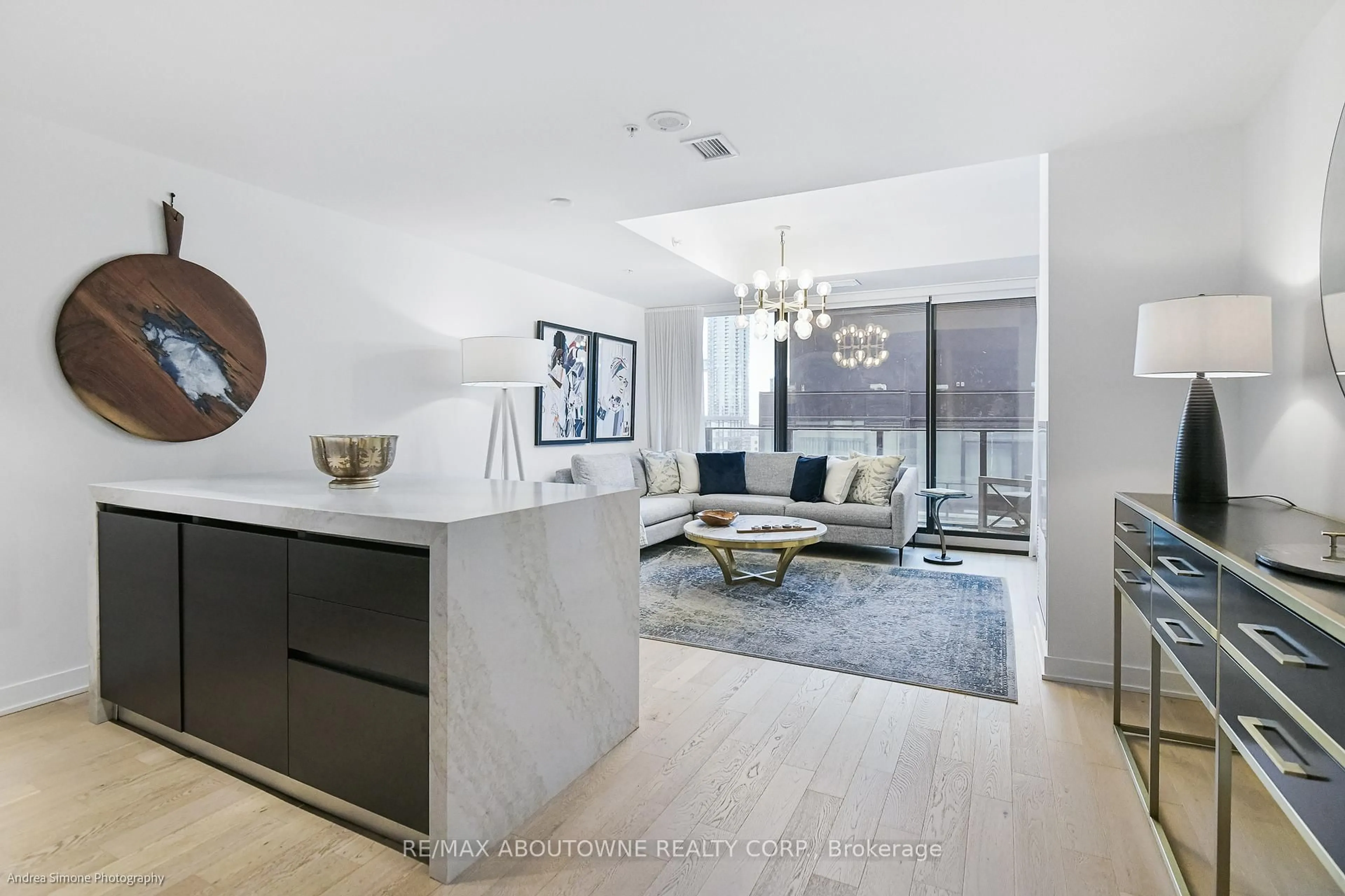 Open concept kitchen, unknown for 629 King St #1133, Toronto Ontario M5V 0G9