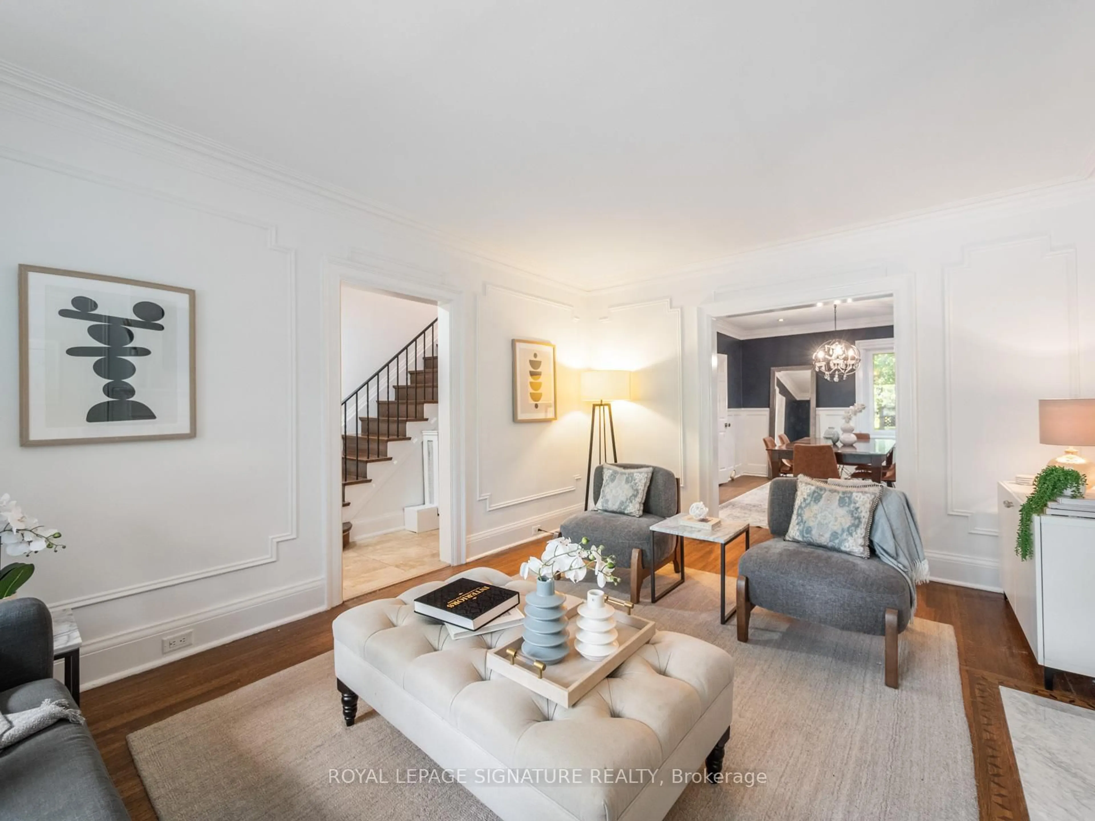 Living room with furniture, unknown for 159 Chiltern Hill Rd, Toronto Ontario M6C 3C3