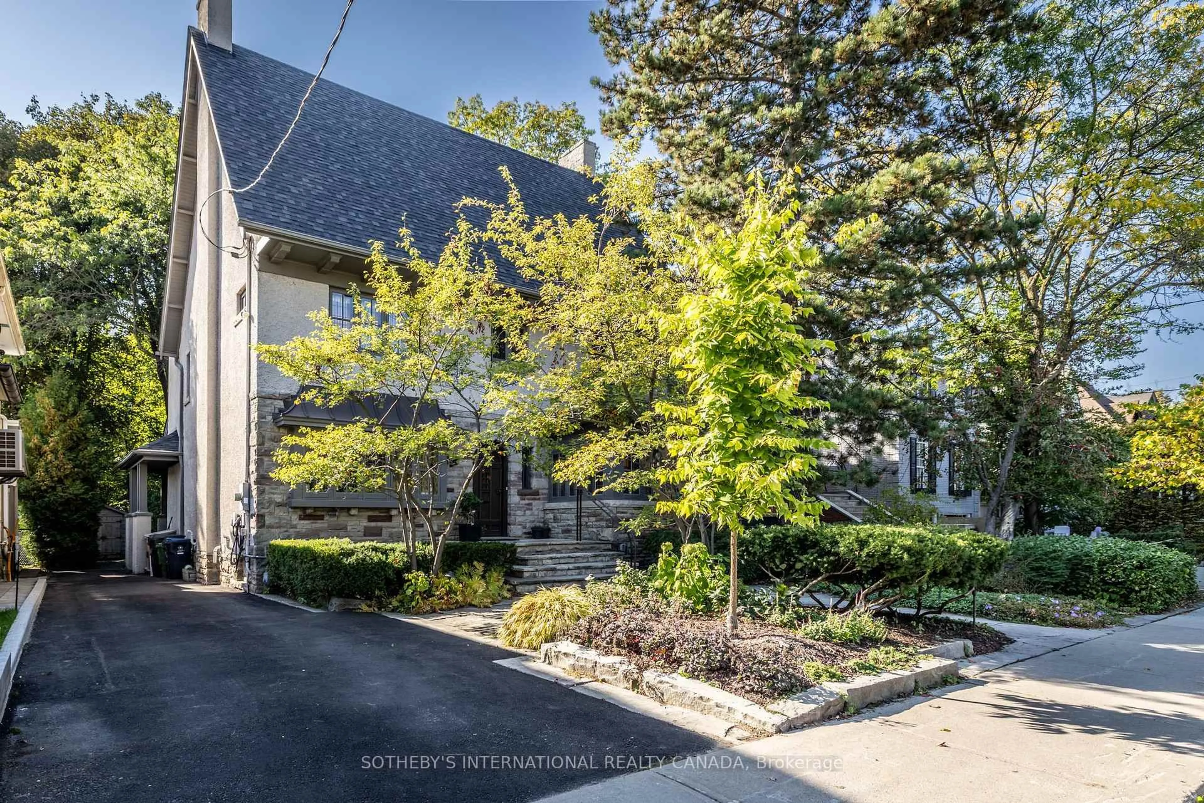 Patio, street for 74 Inglewood Dr, Toronto Ontario M4T 1H3
