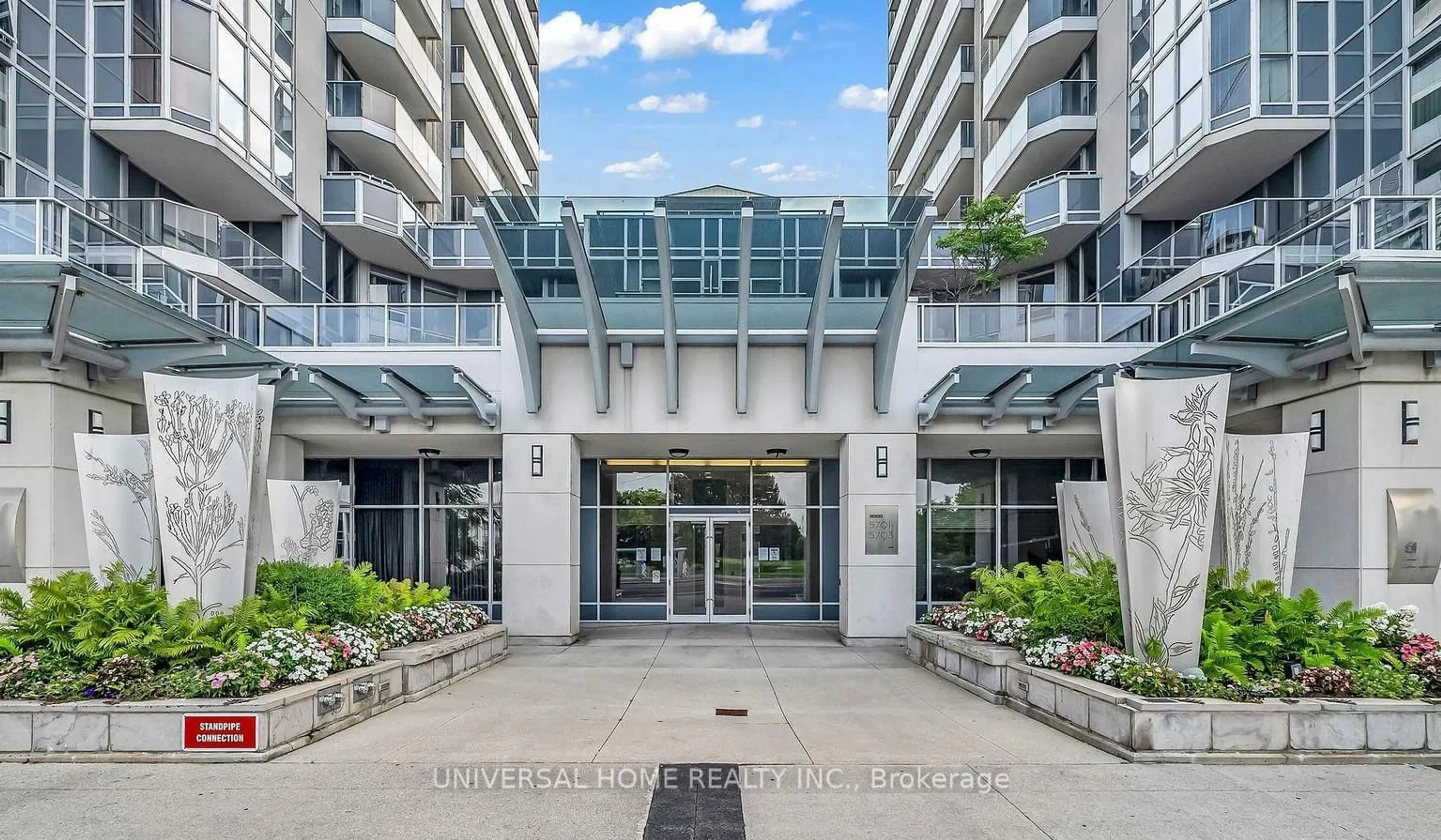 Indoor foyer for 5793 Yonge St #508, Toronto Ontario M2M 0A9
