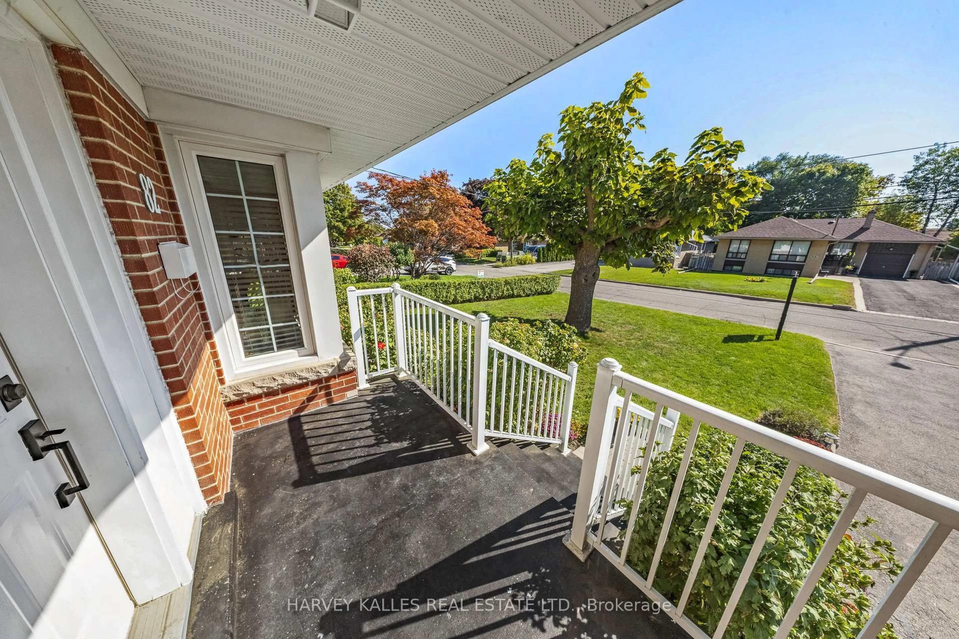 Patio, street for 82 Acton Ave, Toronto Ontario M3H 4H1