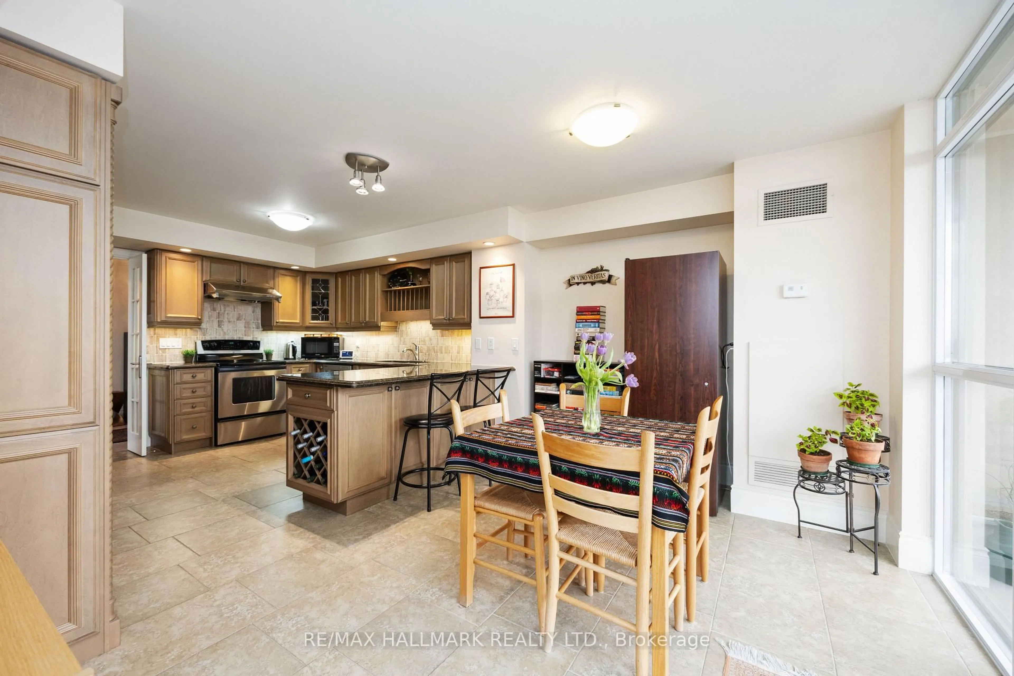 Open concept kitchen, ceramic/tile floor for 80 Harrison Garden Blvd #1821, Toronto Ontario M2N 7E3