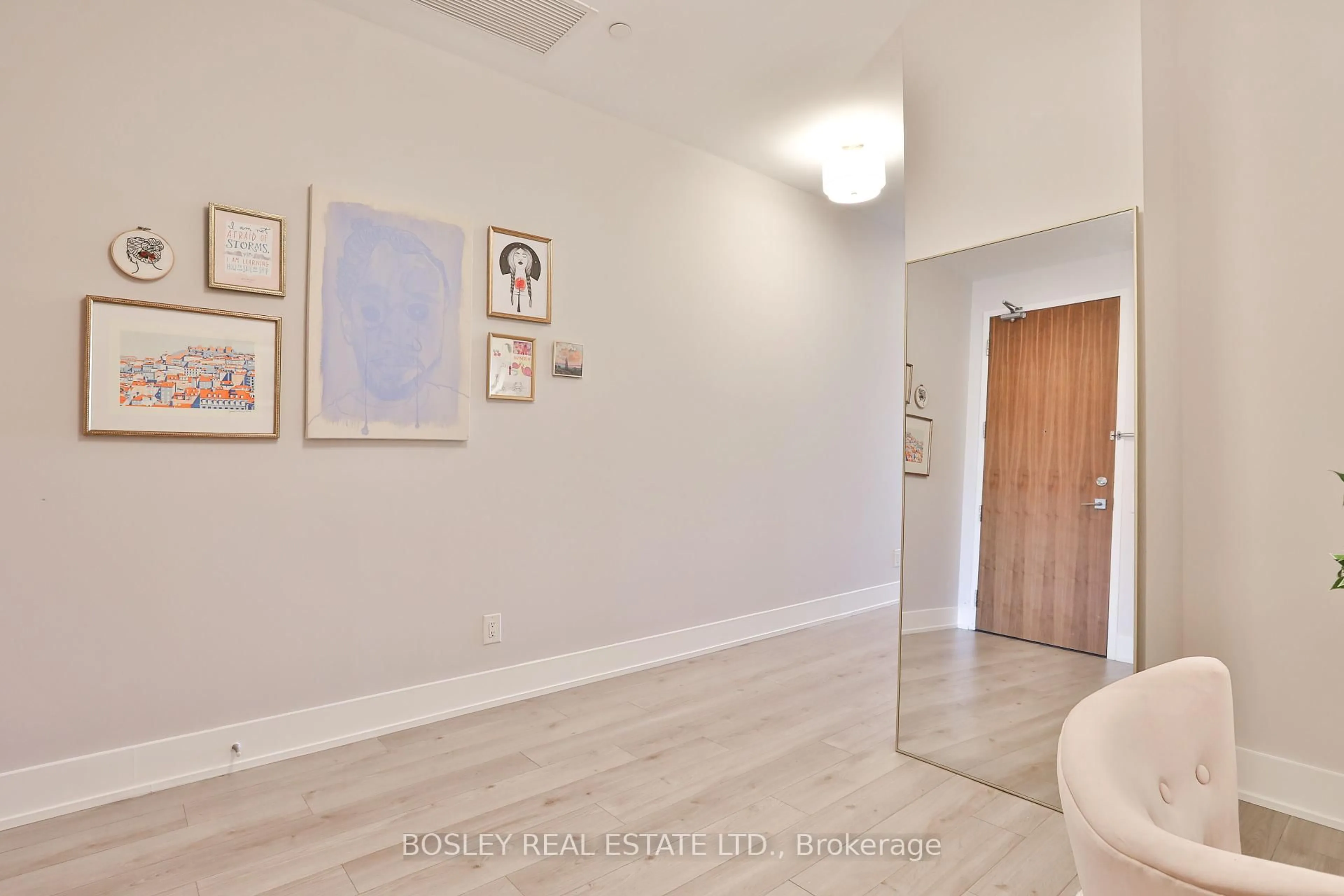 A pic of a room for 111 St. Clair Ave #628, Toronto Ontario M4V 1N5