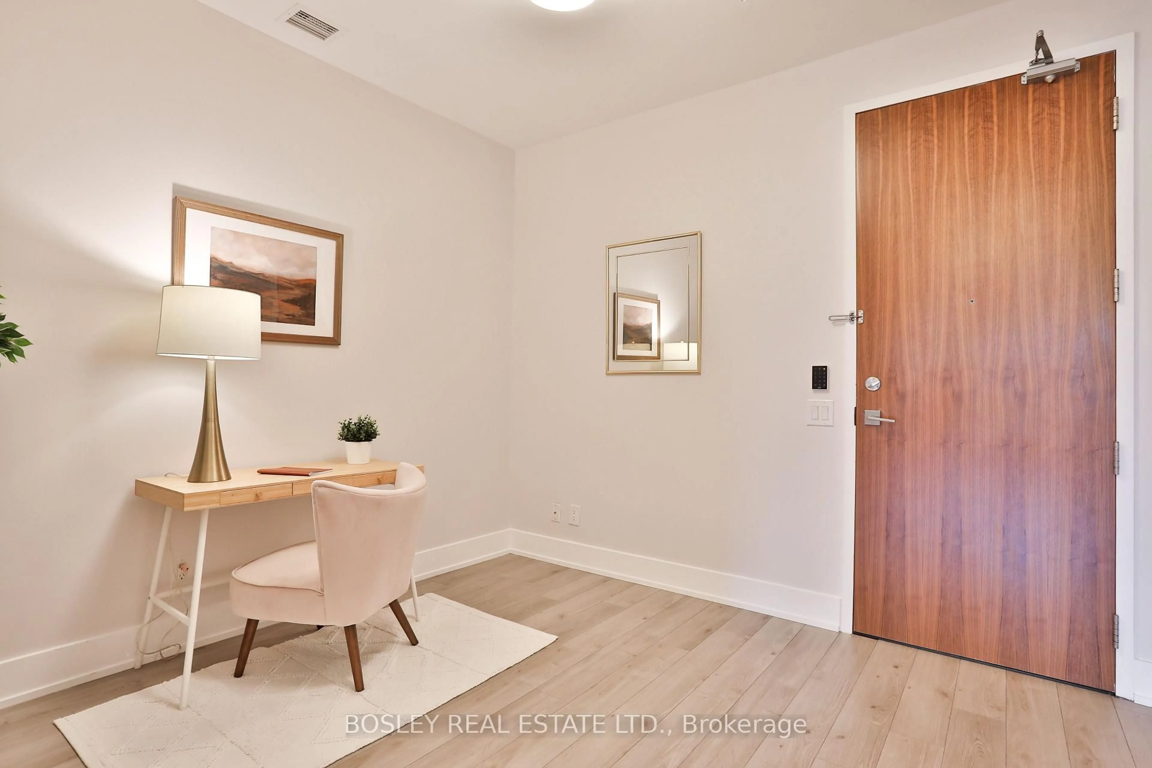 Indoor entryway for 111 St. Clair Ave #628, Toronto Ontario M4V 1N5