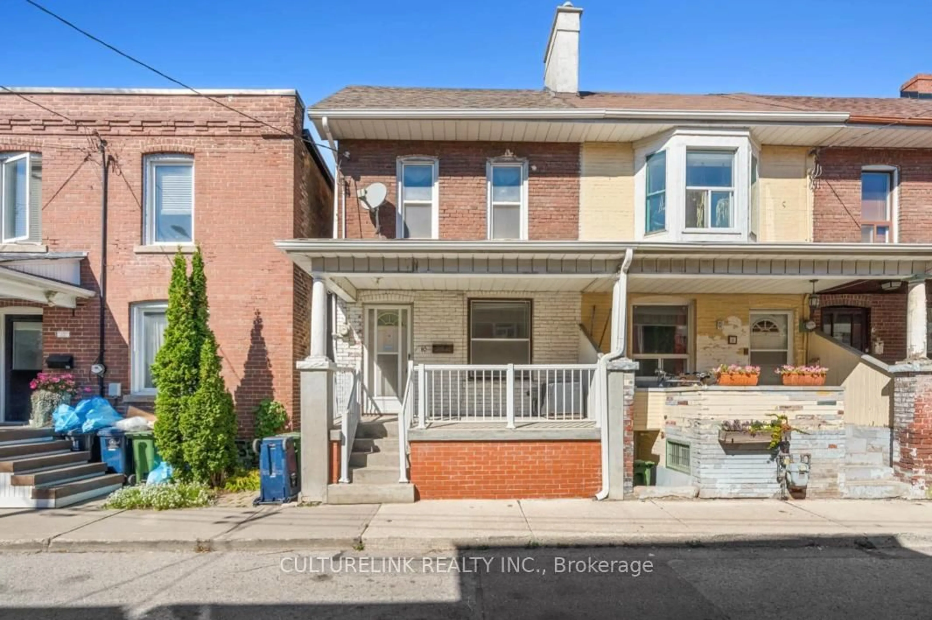 Home with brick exterior material, street for 10 Clinton Pl, Toronto Ontario M6G 1J9