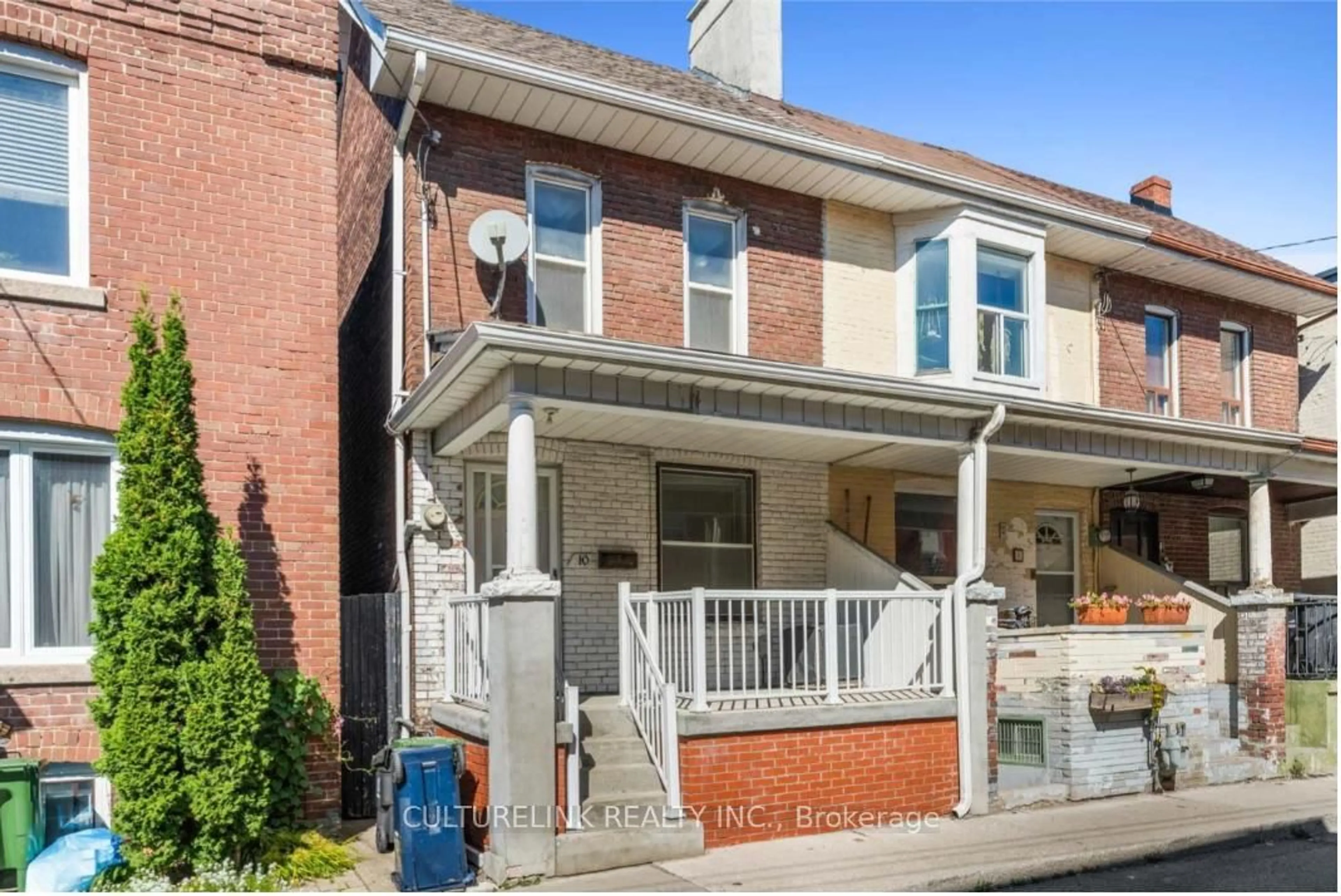 Home with brick exterior material, street for 10 Clinton Pl, Toronto Ontario M6G 1J9