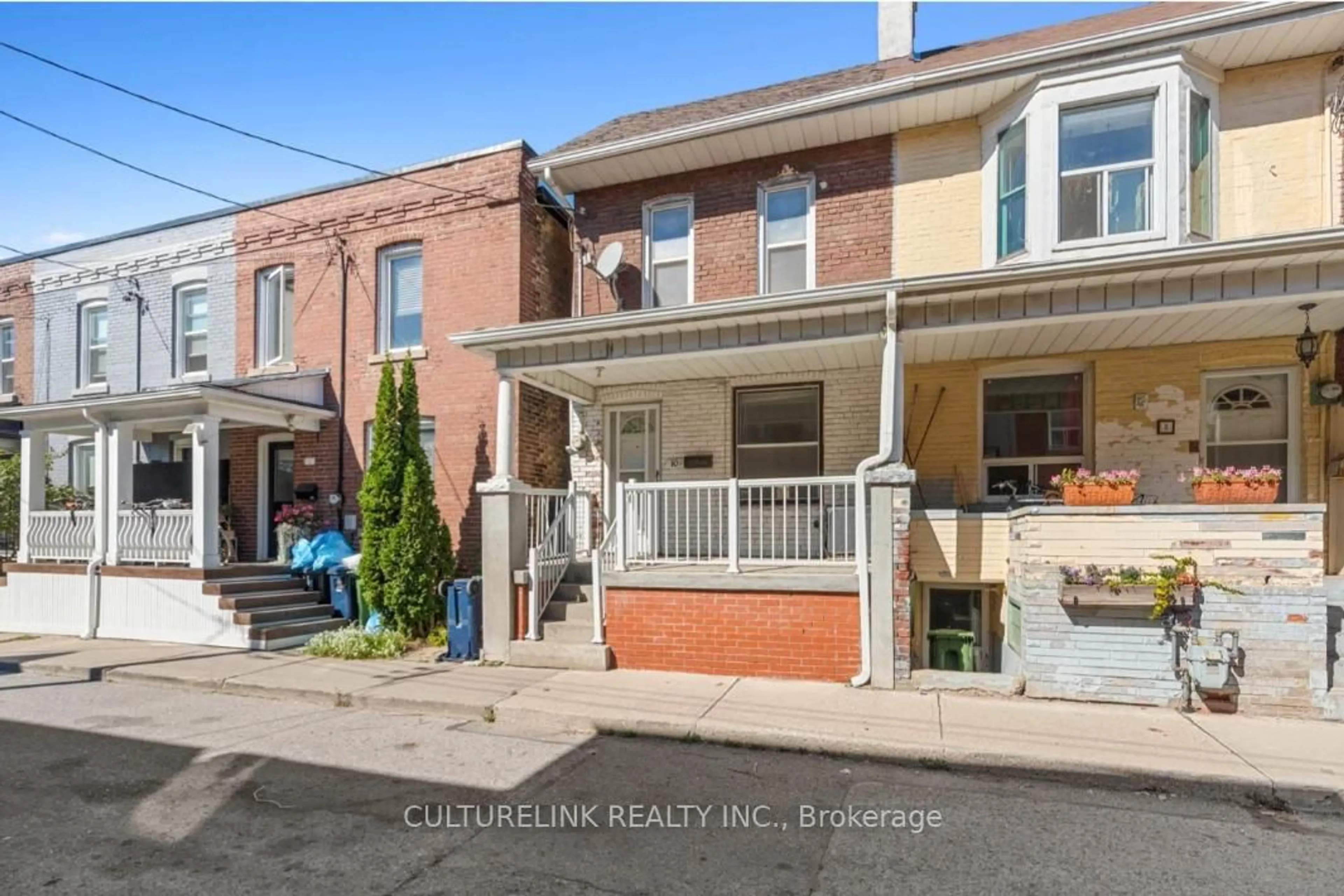 Home with brick exterior material, street for 10 Clinton Pl, Toronto Ontario M6G 1J9