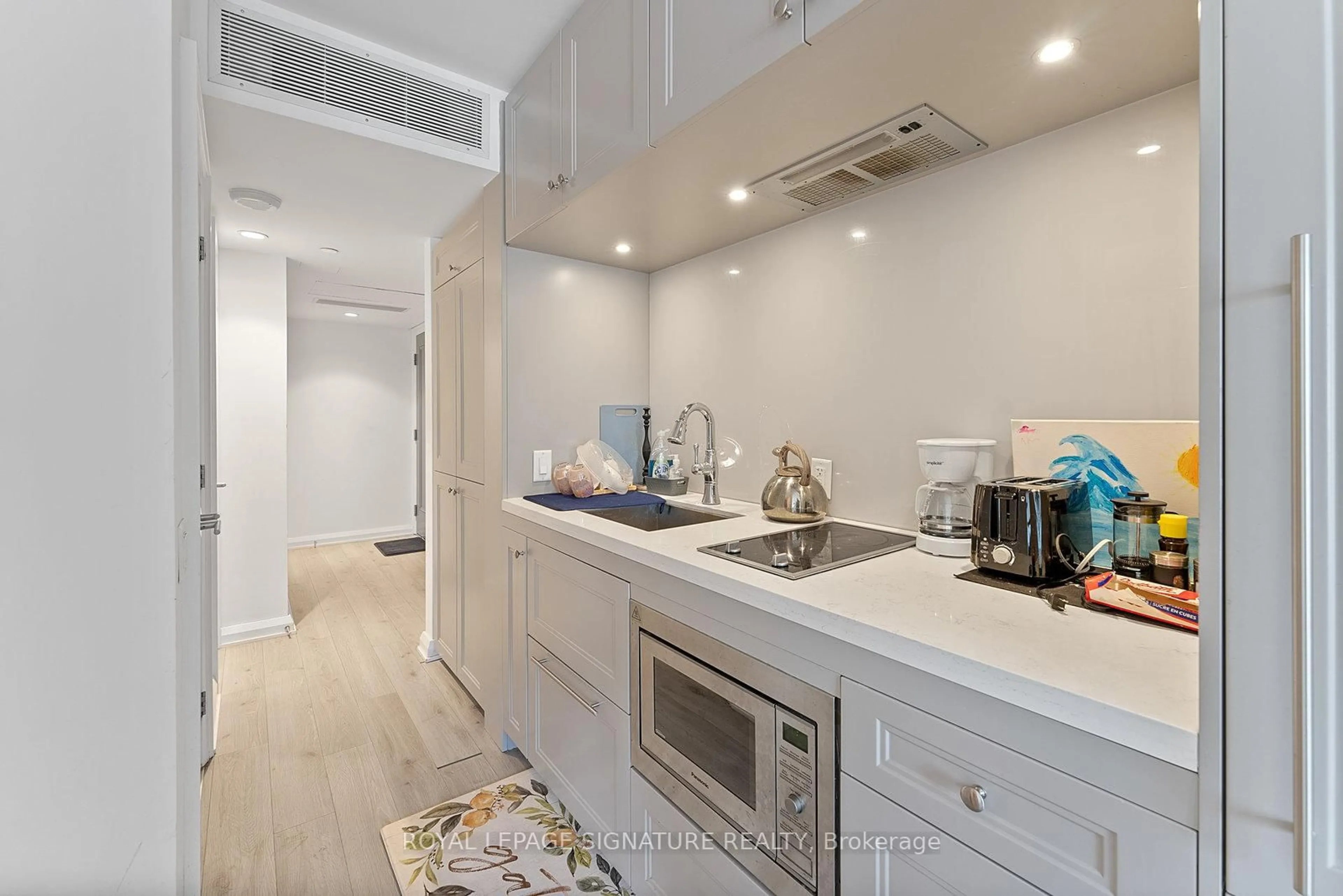 Unknown for 155 Yorkville Ave #1013, Toronto Ontario M5R 0B4