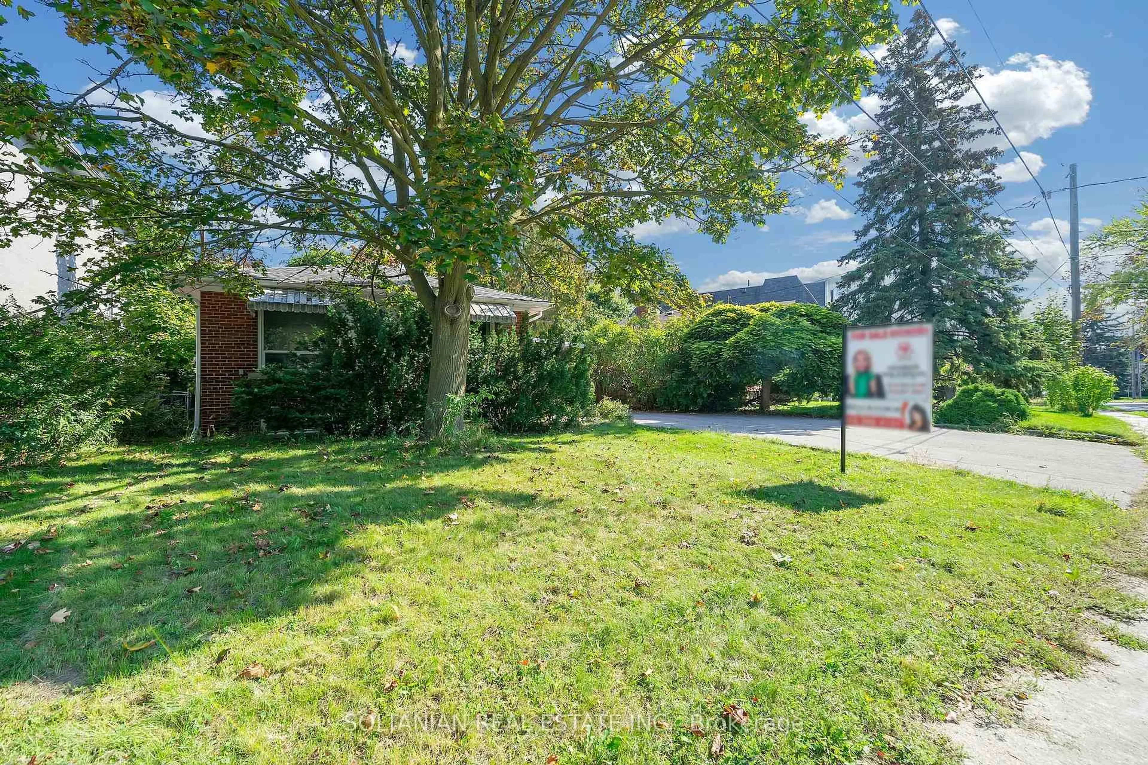 Patio, street for 183 Maxome Ave, Toronto Ontario M2M 3L1