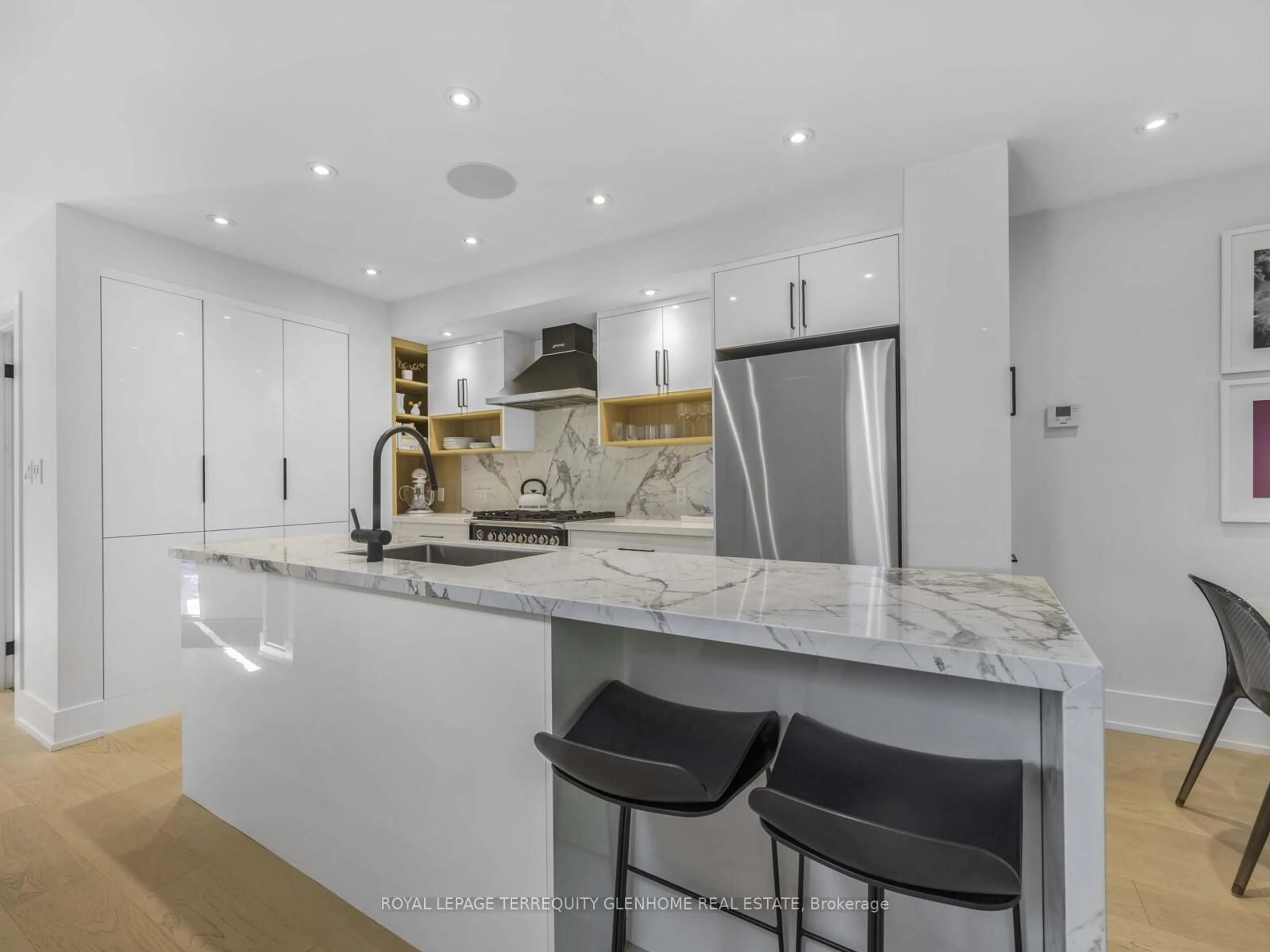 Contemporary kitchen, ceramic/tile floor for 10 Walker Ave #125, Toronto Ontario M4V 1G2