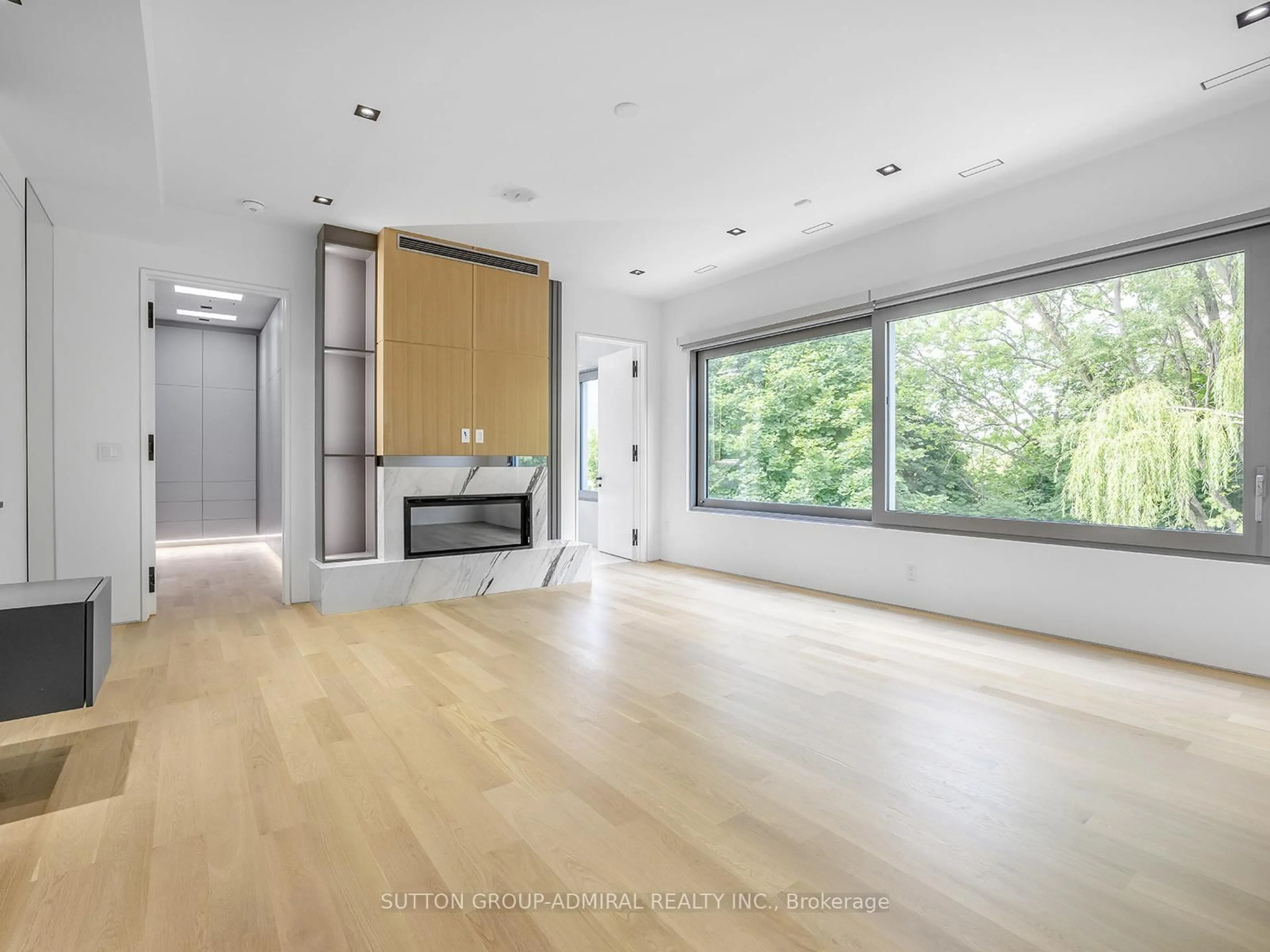 Unknown for 157 Old Forest Hill Rd, Toronto Ontario M5N 2N7