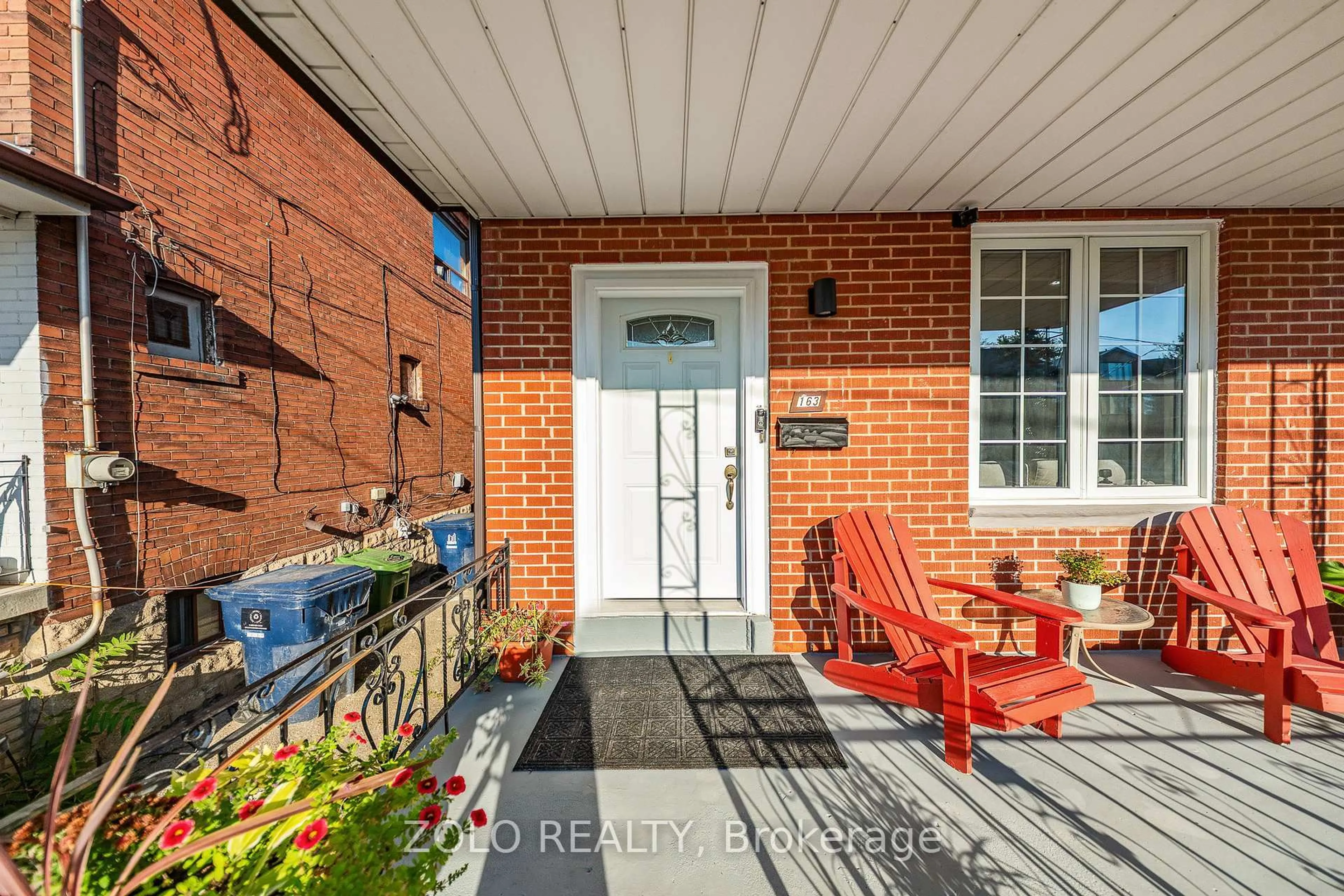 Indoor entryway for 163 Cedric Ave, Toronto Ontario M6C 3X7