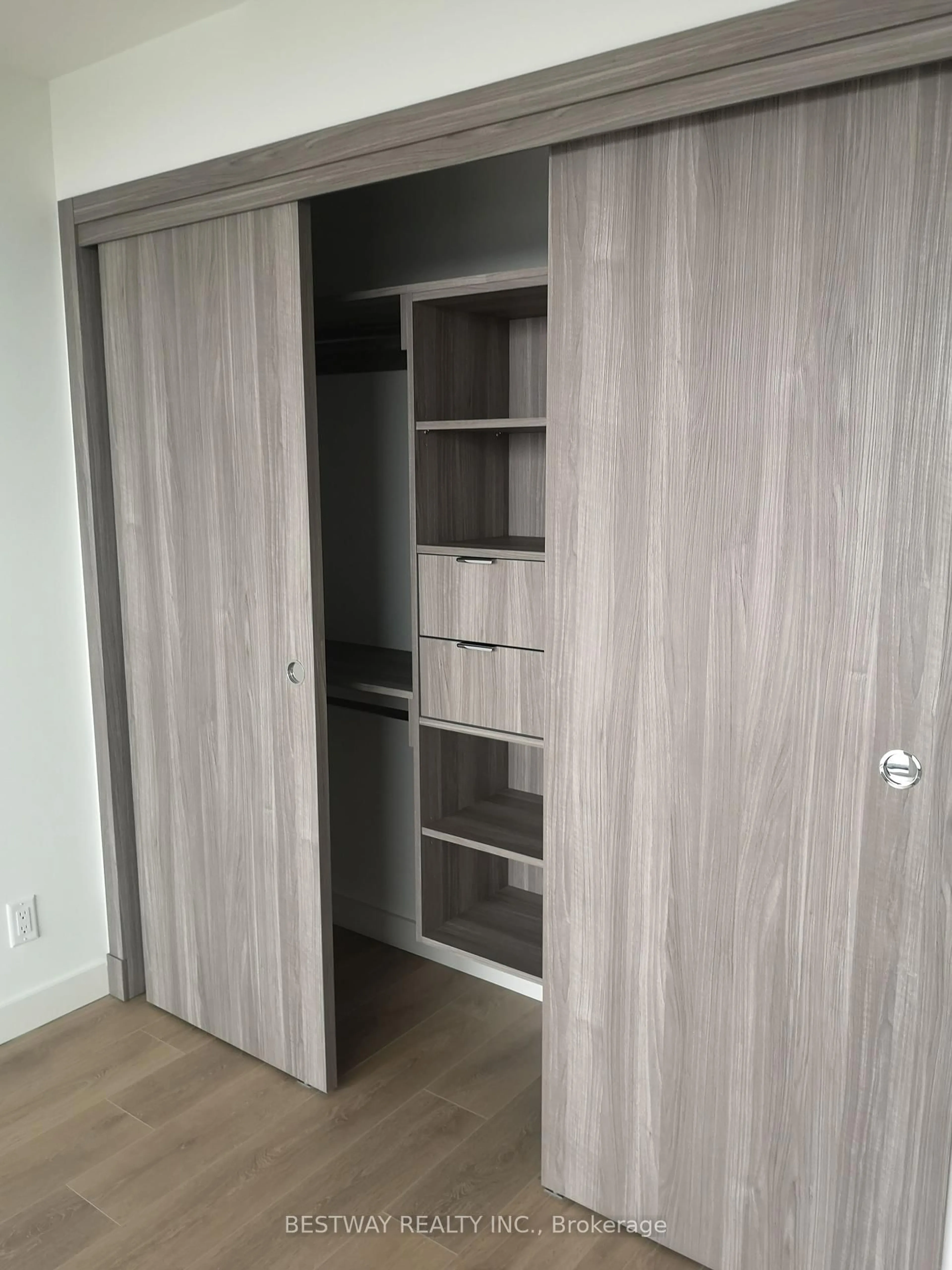 Storage room or clothes room or walk-in closet for 27 McMahon Dr #1505, Toronto Ontario M2K 0J2