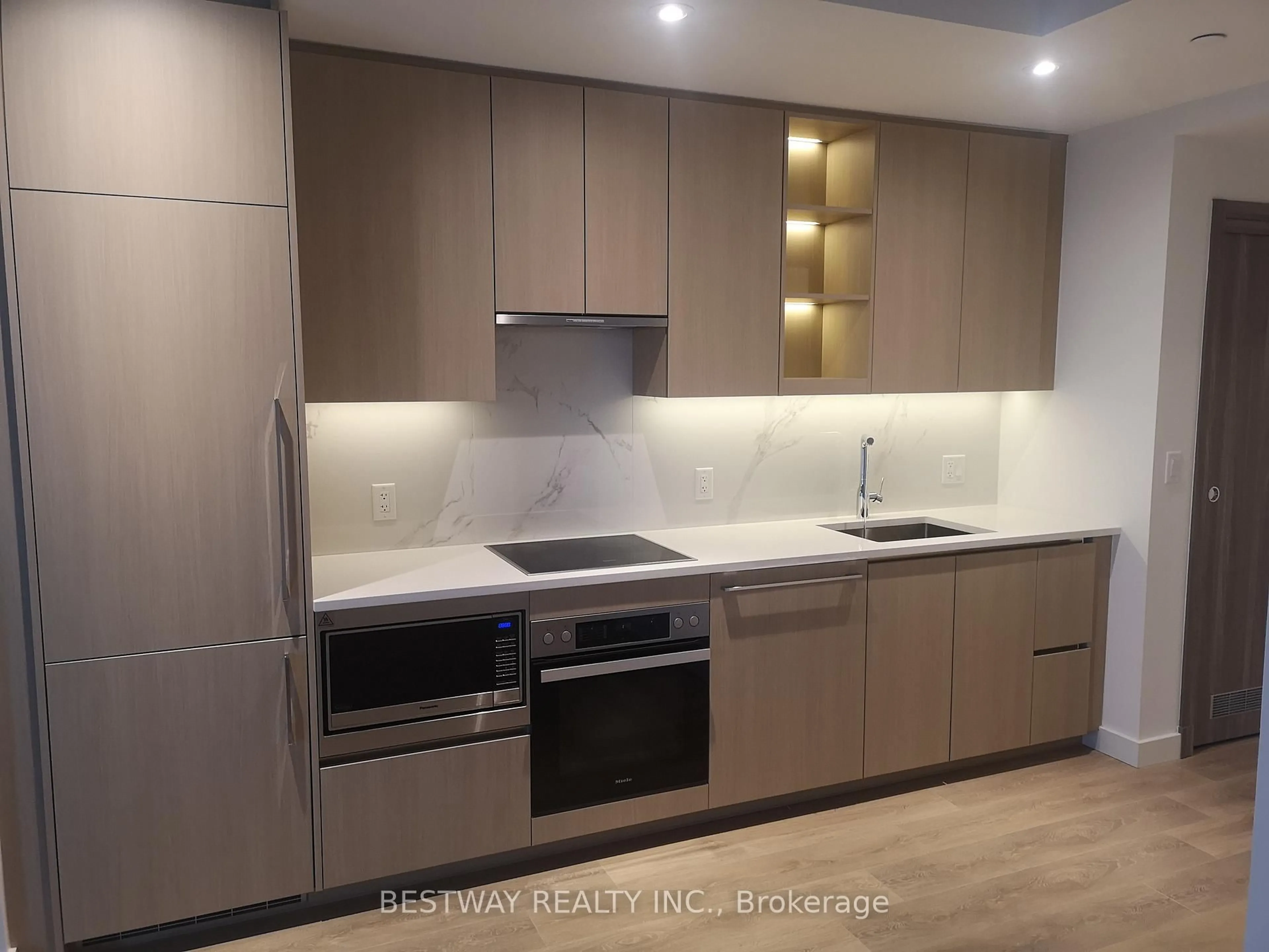 Standard kitchen, wood/laminate floor for 27 McMahon Dr #1505, Toronto Ontario M2K 0J2